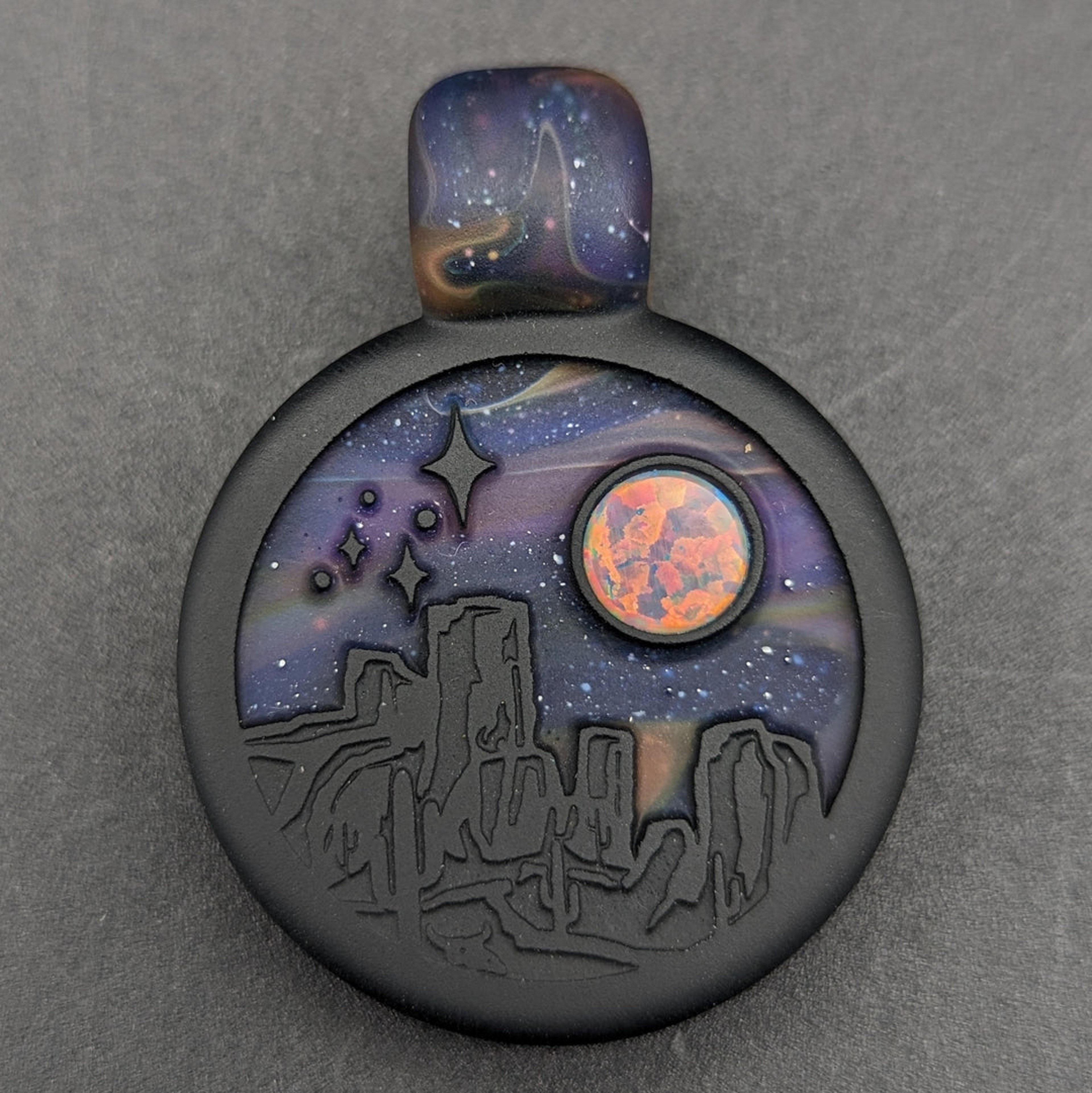 Preview pic of GLASSMAZE PENDANT #7