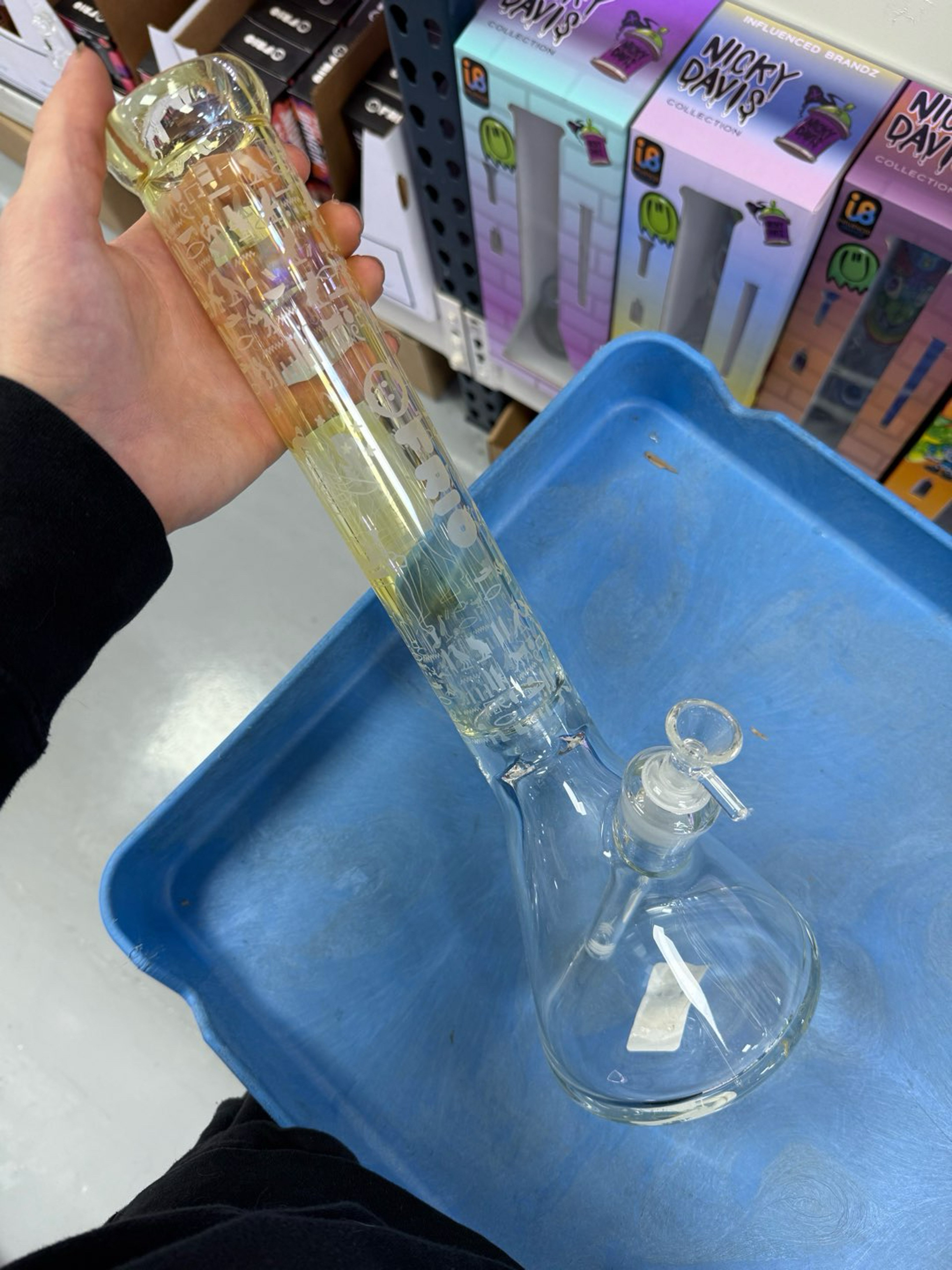 Preview pic of Frio Beaker Bong