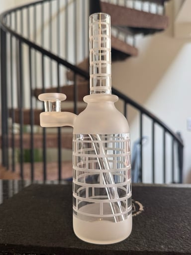 Preview pic of Rooster Glass Bottle Rig - 90° - Brick