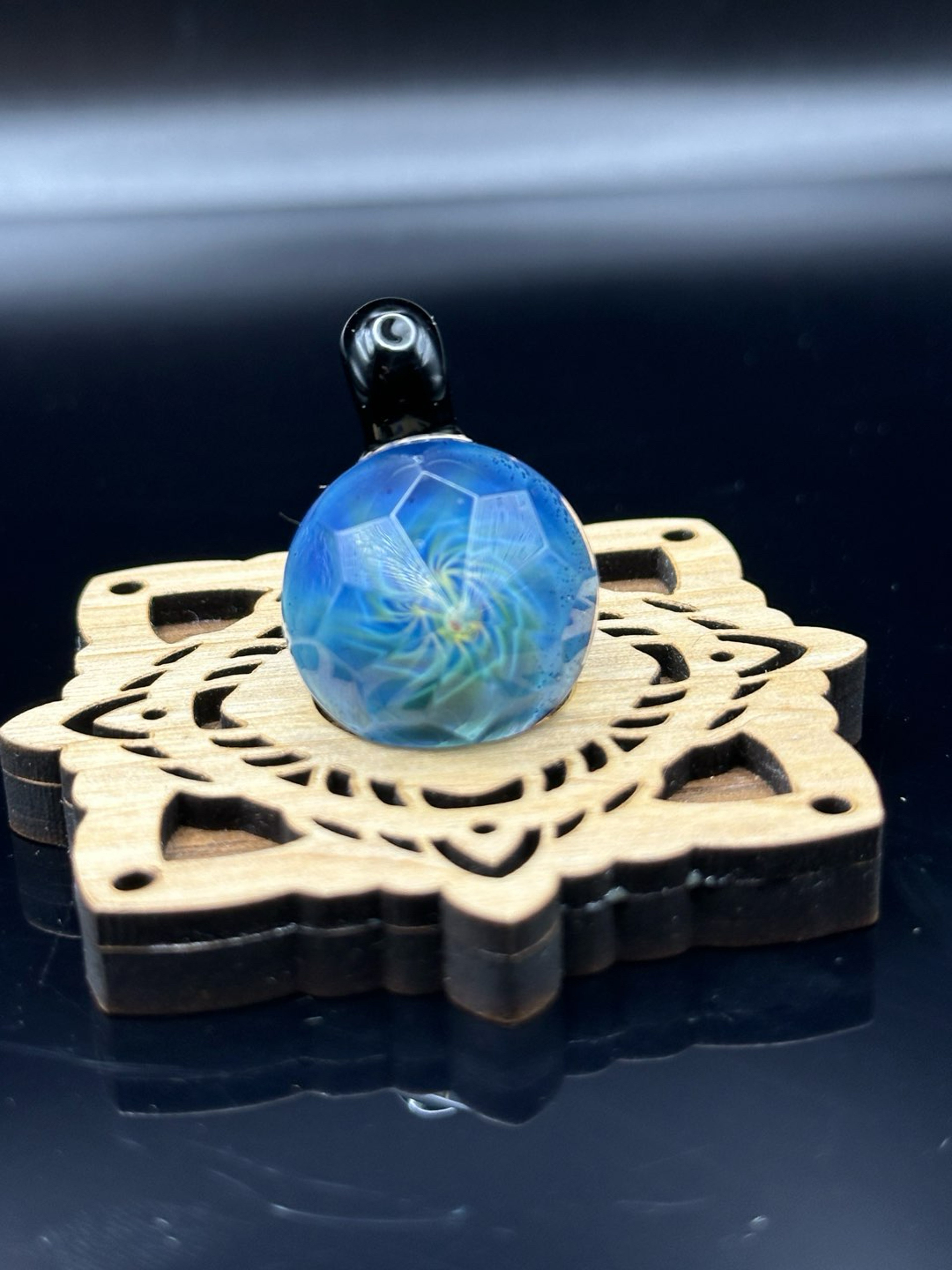 Preview pic of ID Glass Pendant