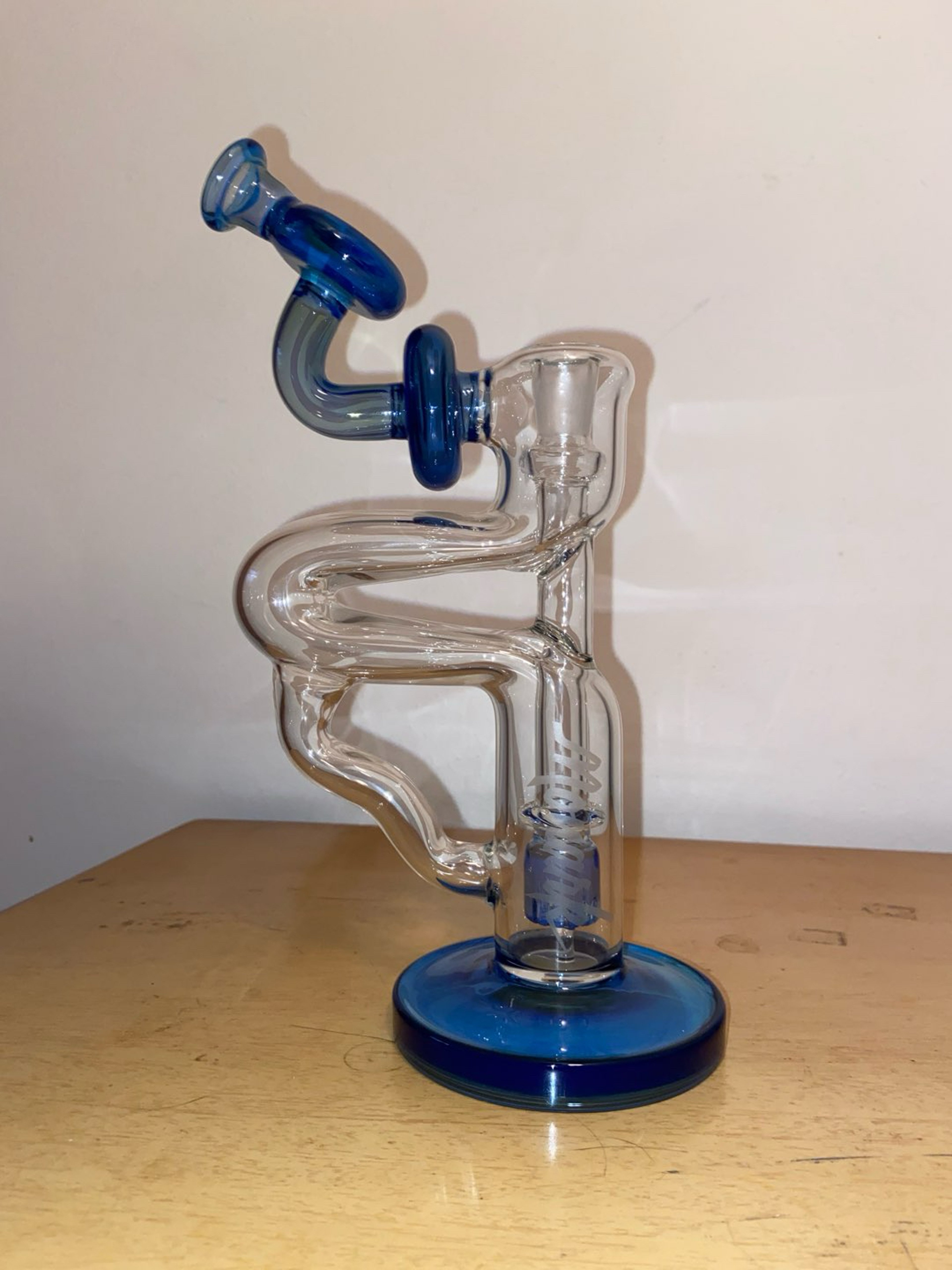 Preview pic of Monark glass bendy bubbler