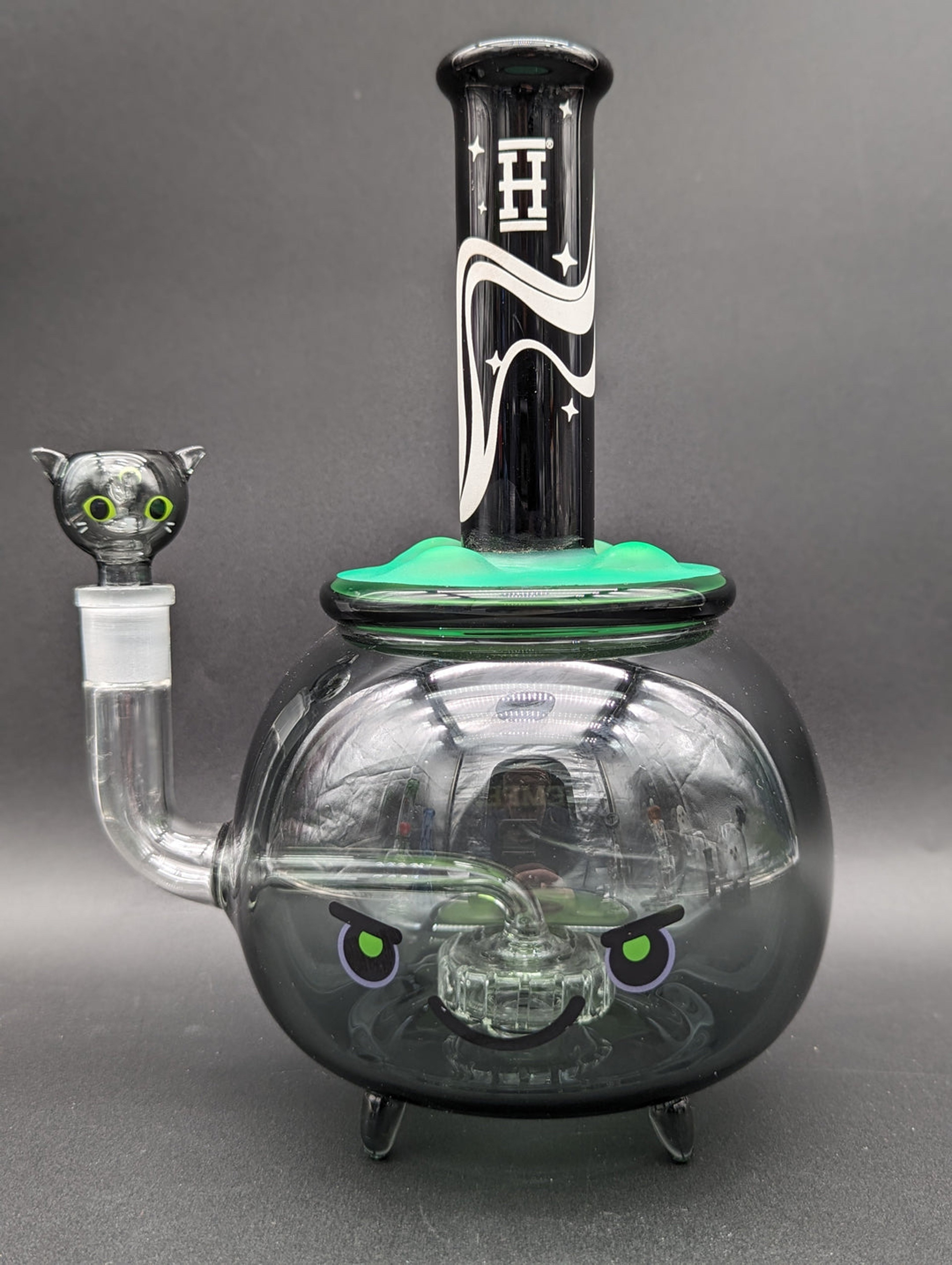 Preview pic of HEMPER CAULDRON XL GLOW IN THE DARK GLASS BEAKER