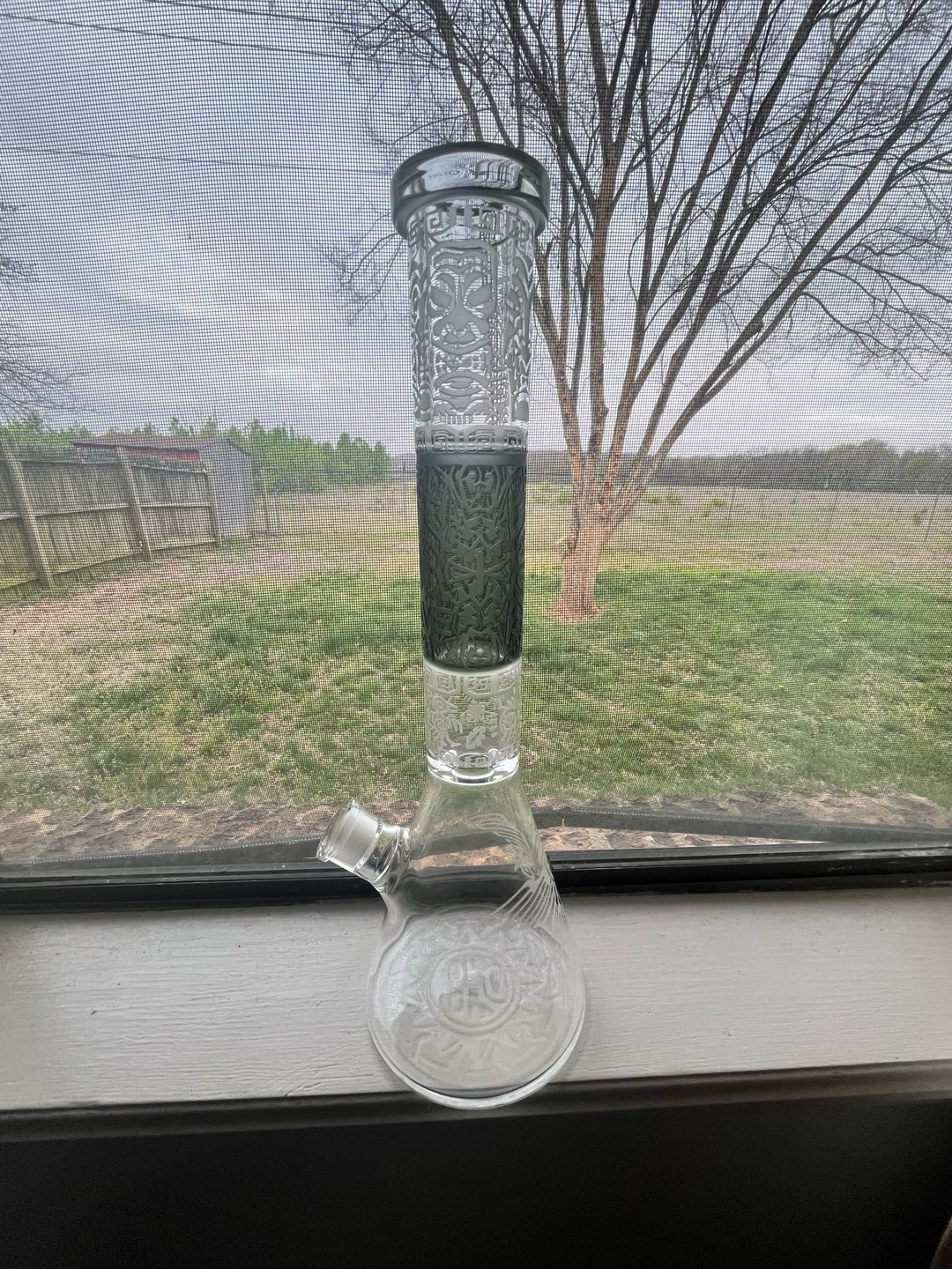 Preview pic of Sandblasted Aztec Beaker 17in
