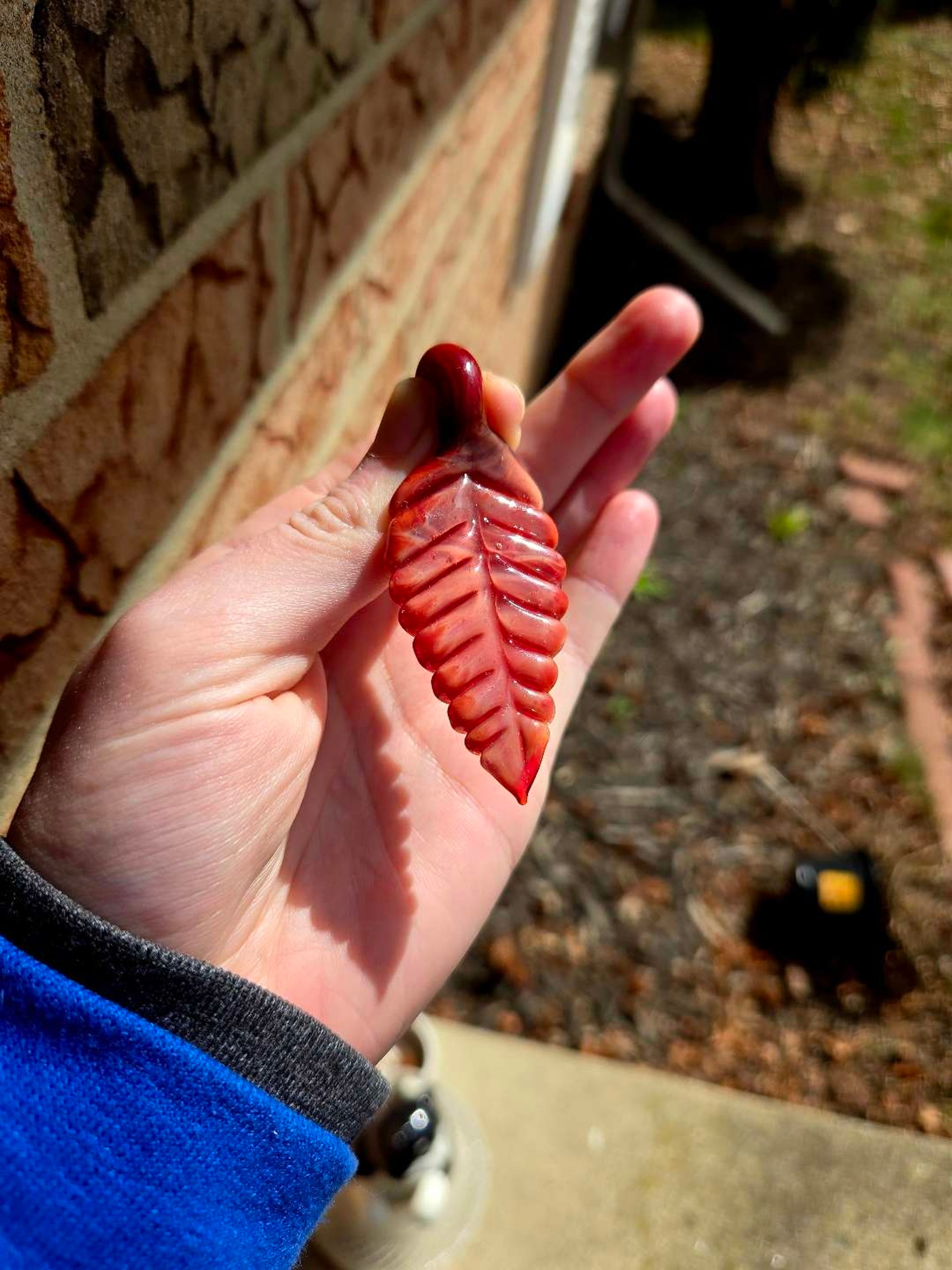 Preview pic of Leaf Pendant