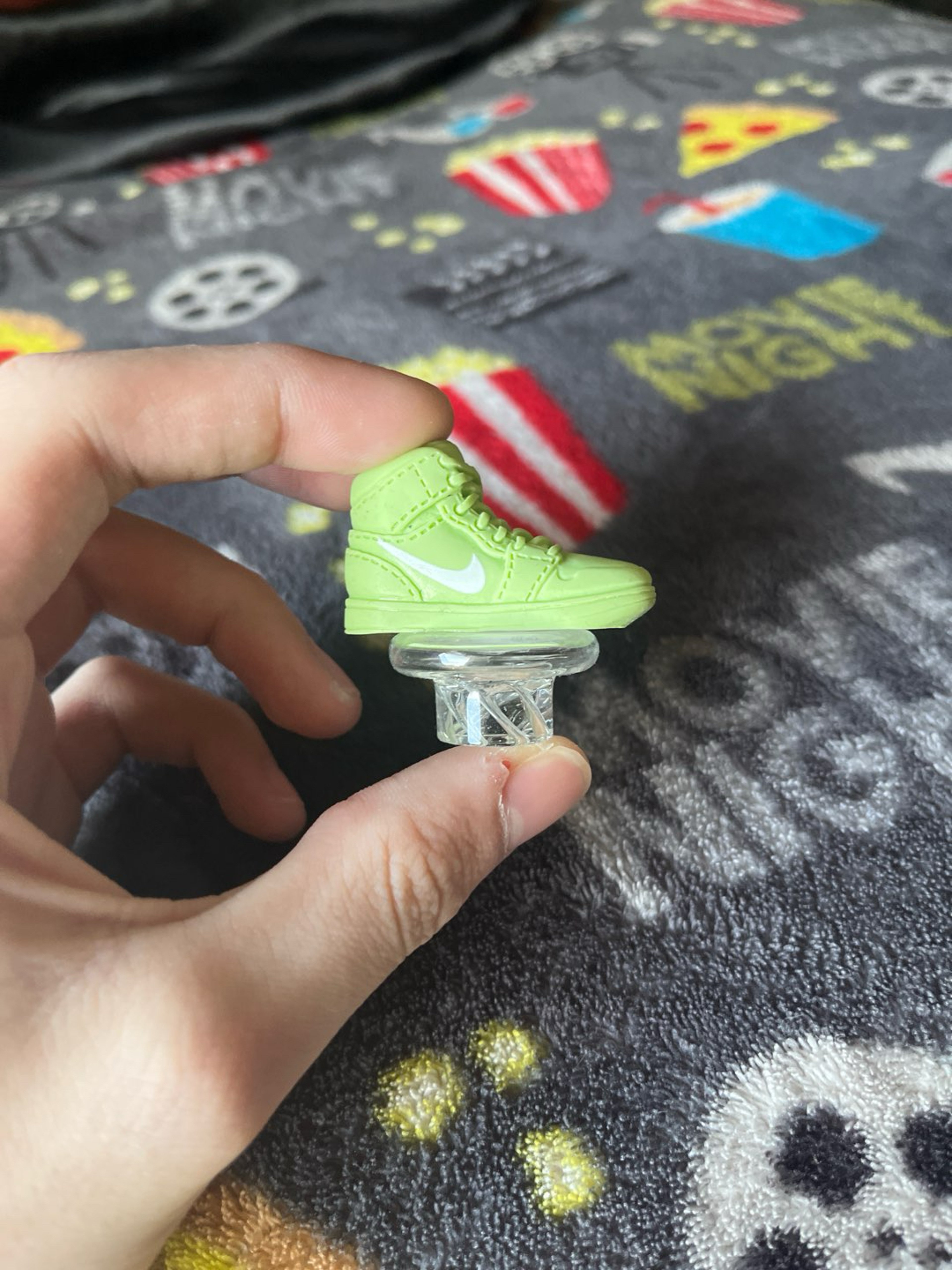 Preview pic of Nike shoe carb cap