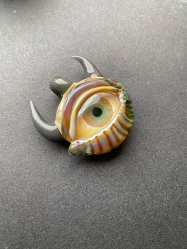 Preview pic of Eye pendant