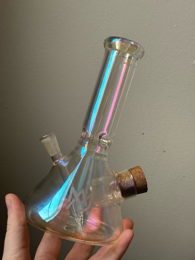 Preview pic of Limited Edition Iridescent MJArsenal Cache Bong