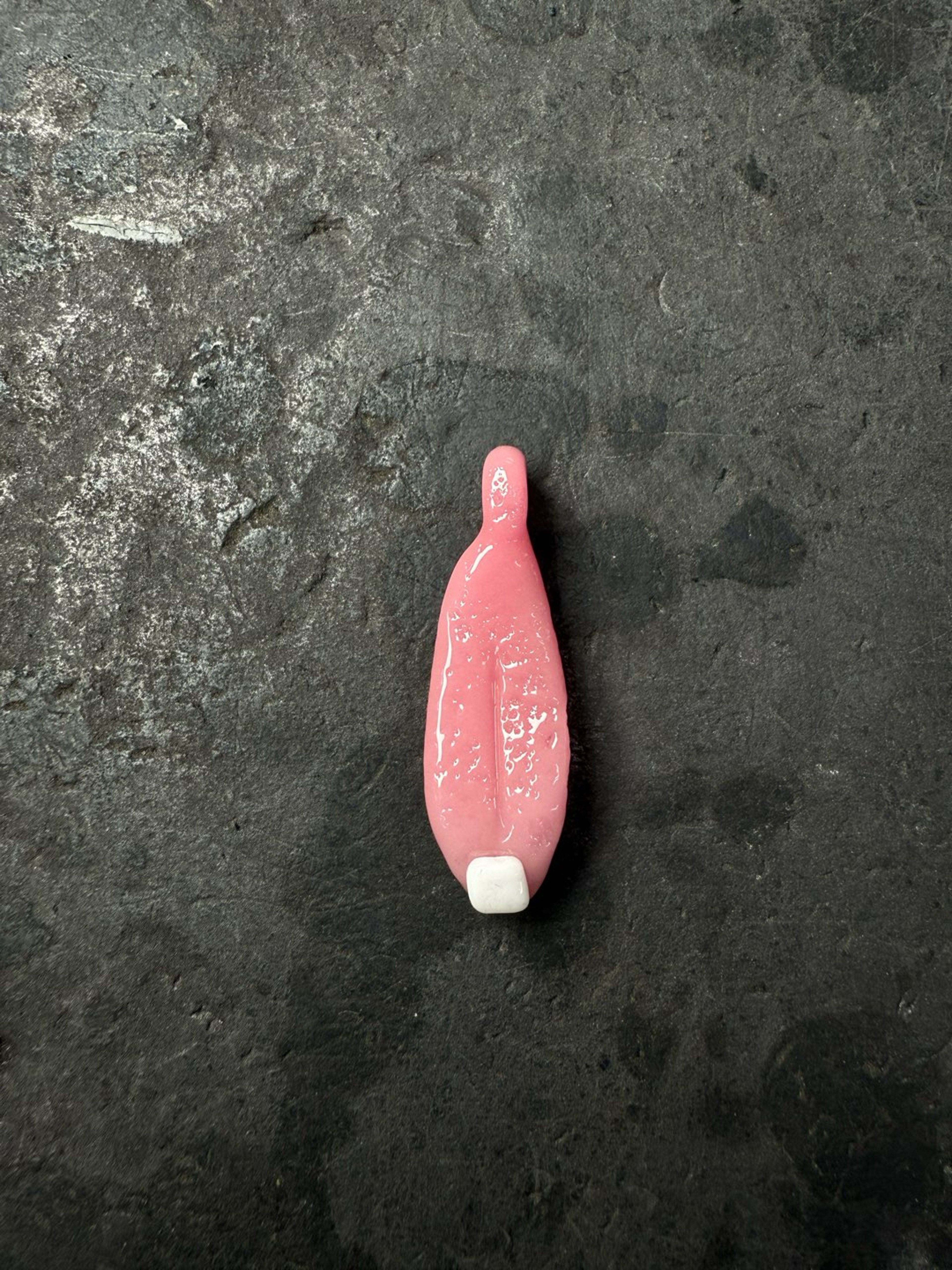 Preview pic of 23 glass Tab tongue pendant