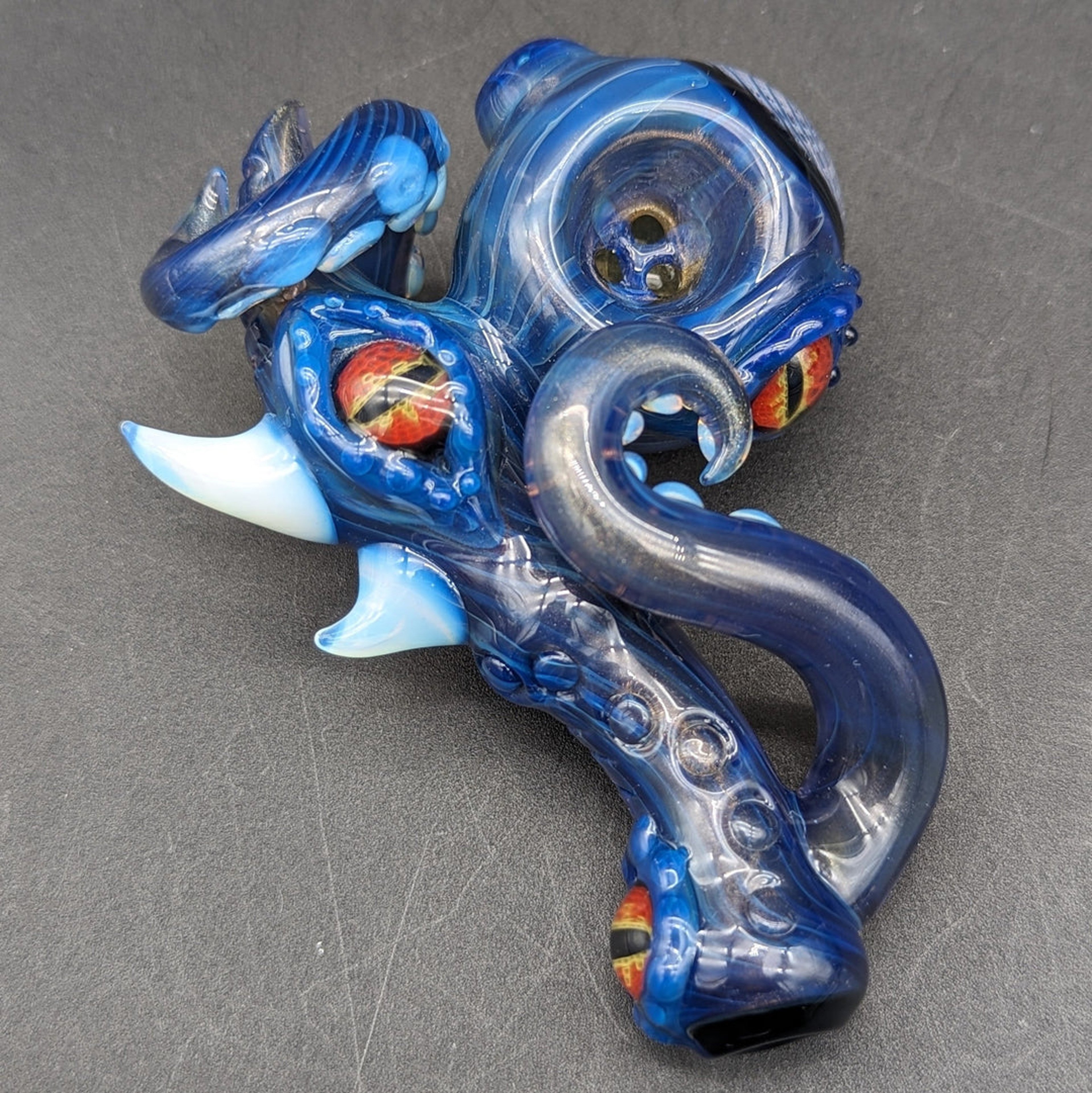 Preview pic of MAKO GLASS SEA SERPENT HAND PIPE