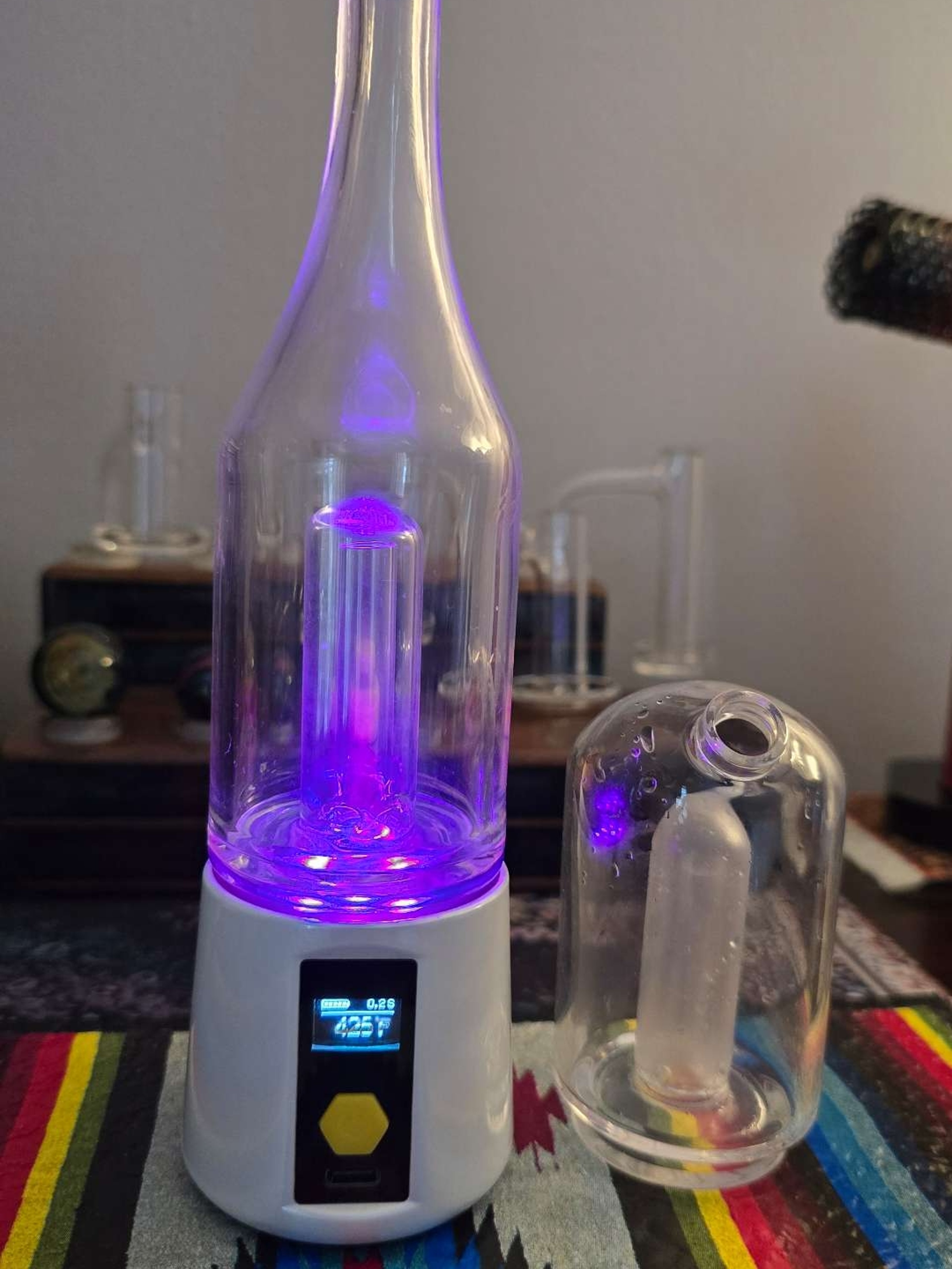 Preview pic of Bomb erig w/ 2 glass attachments + 4mm SiC Pearl