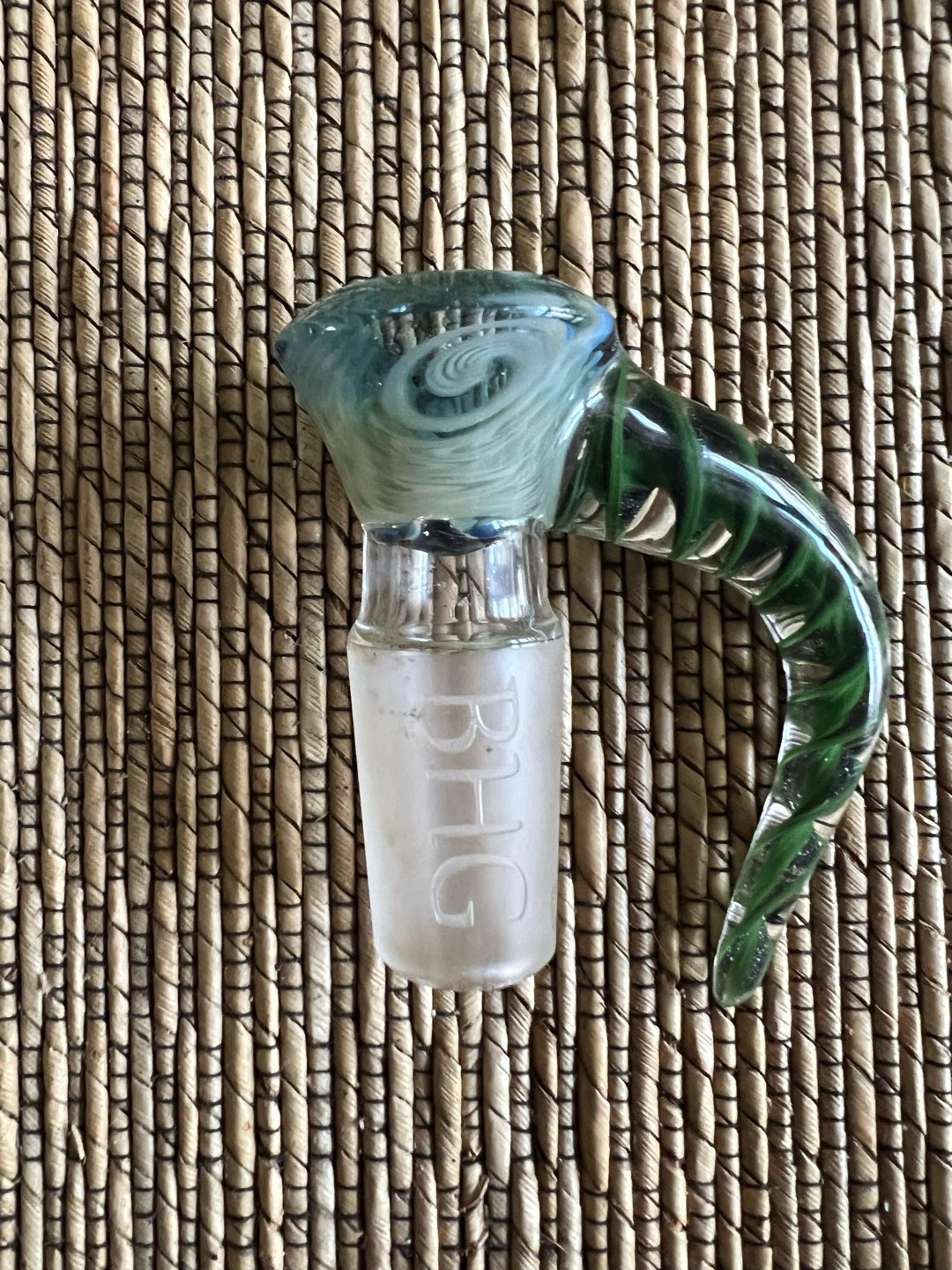 Preview pic of BackHomeGlass 18mm slide - Unobtainium/Green Stardust with Green Retti Horn