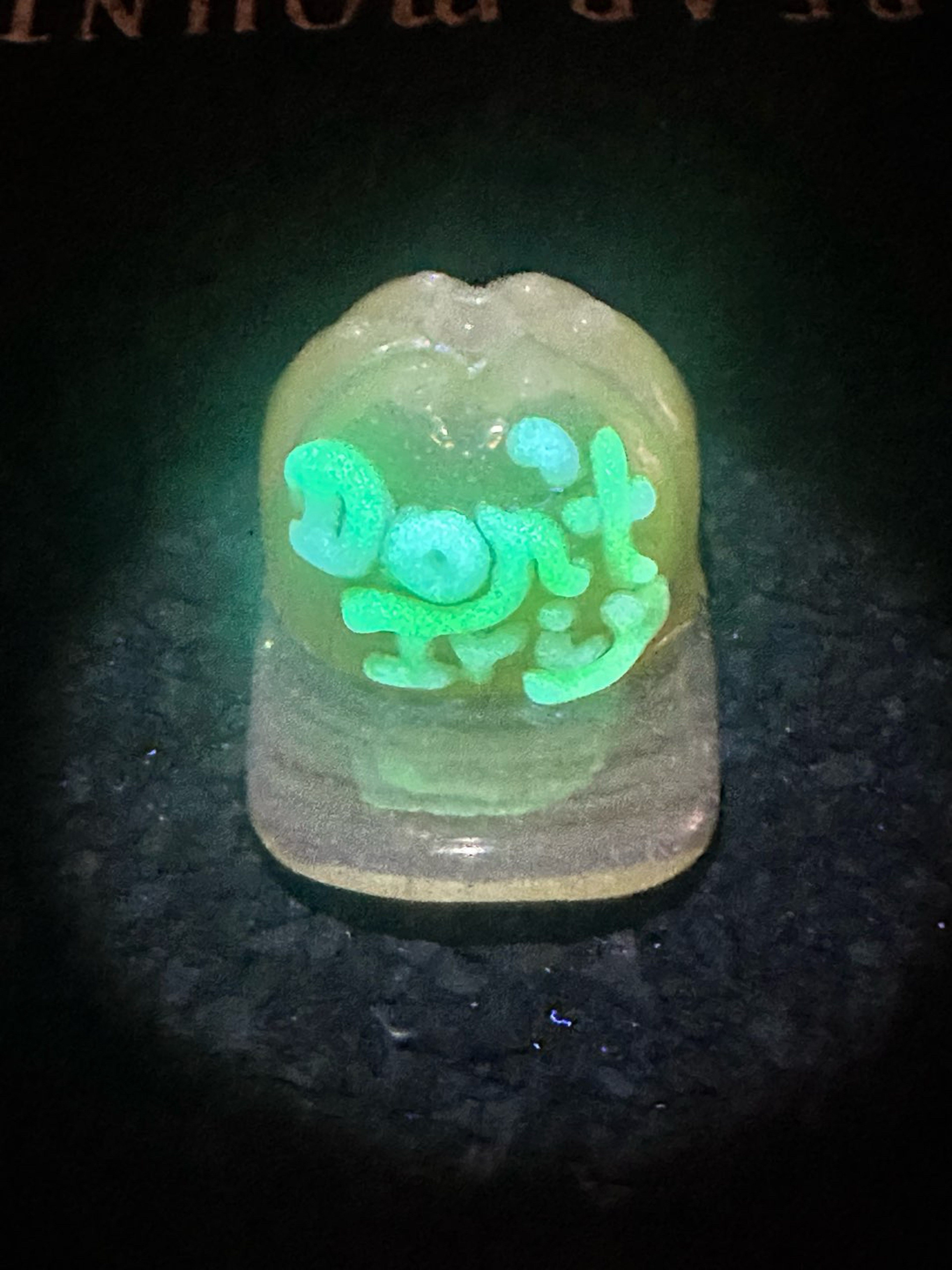 Preview pic of GlassPav CFL + UV + Glow Mac Miller Pendant