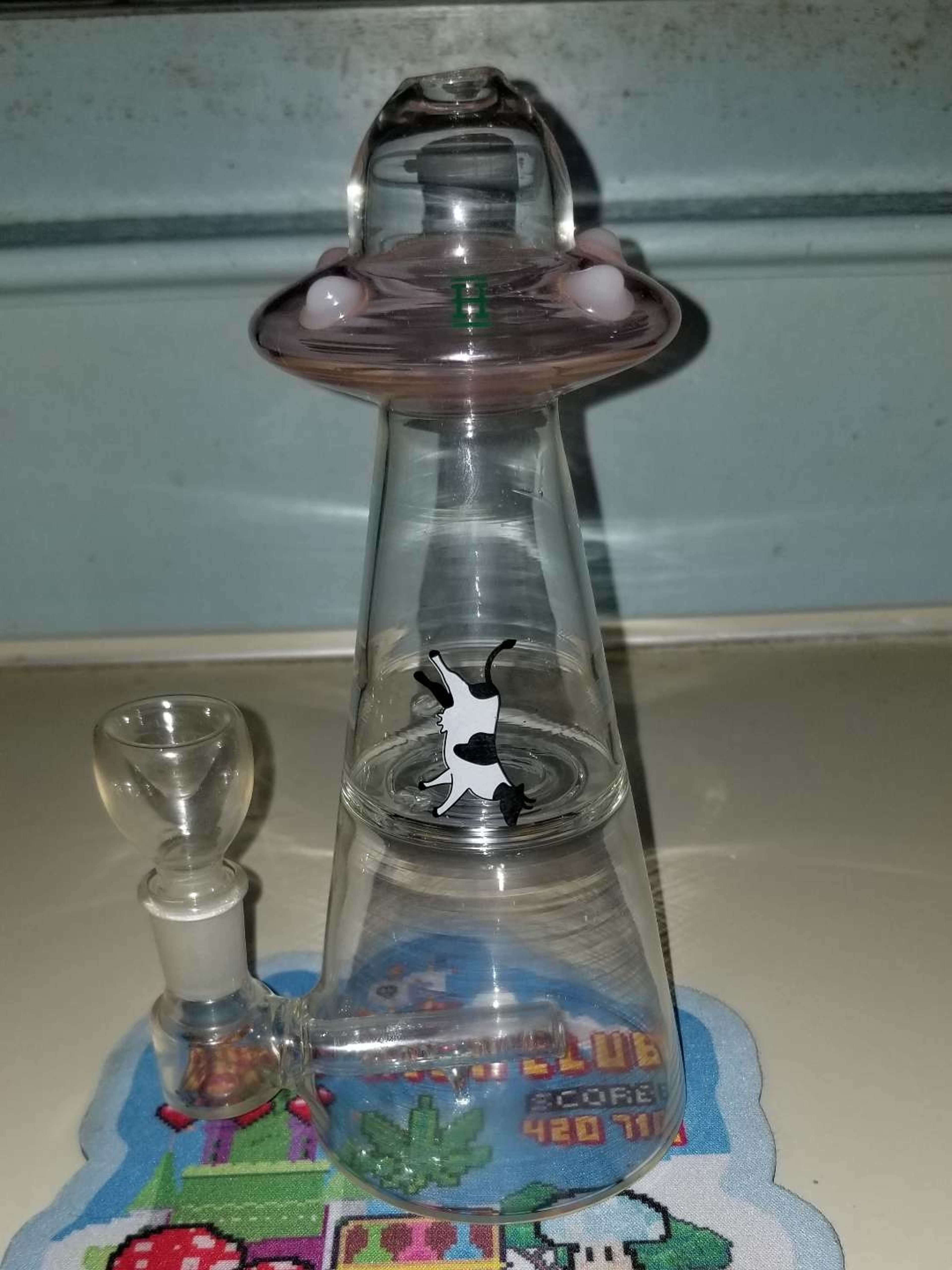 Preview pic of Hemper co UFO Vortex Bong