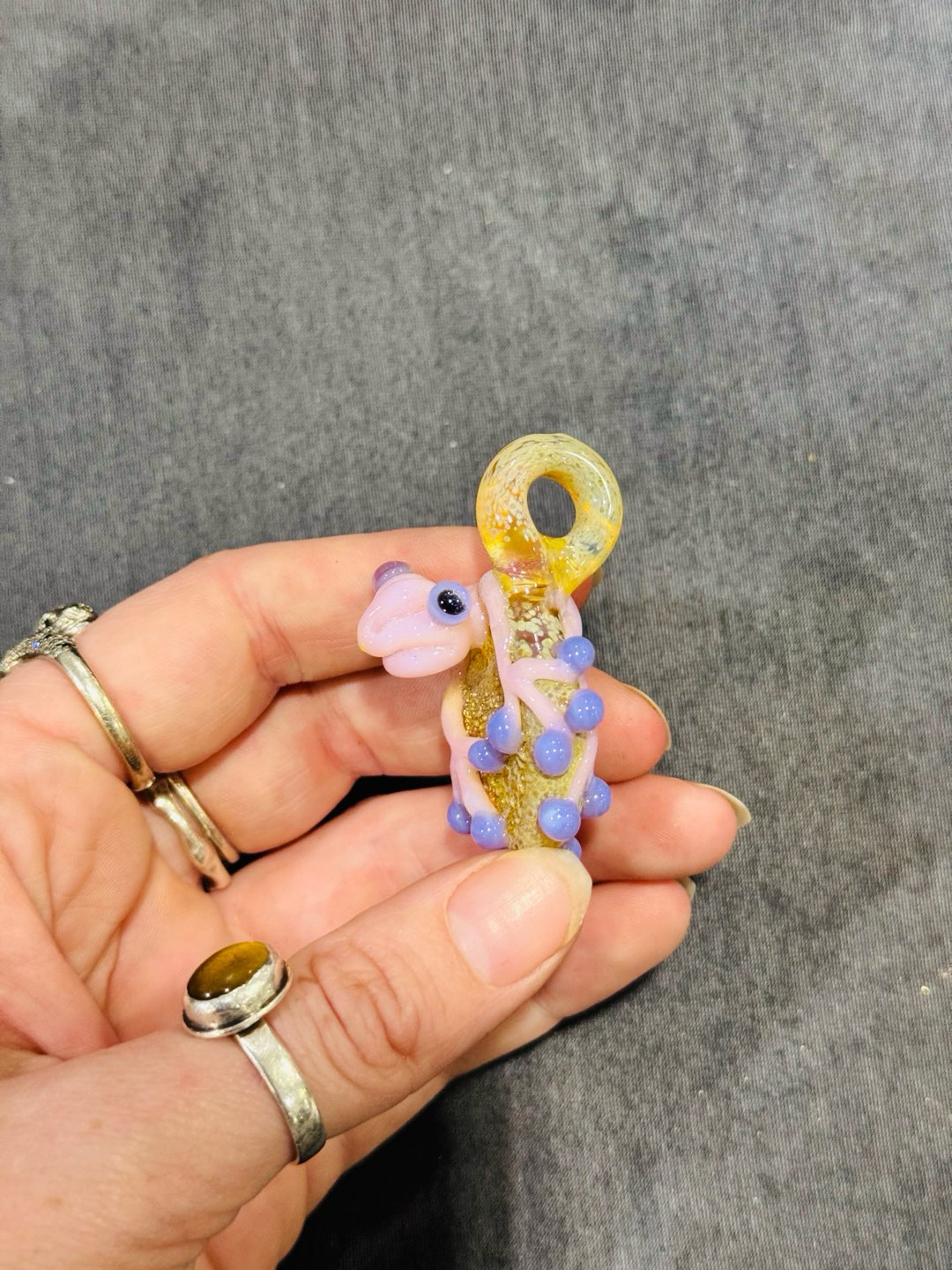 Preview pic of Frog pink pendant