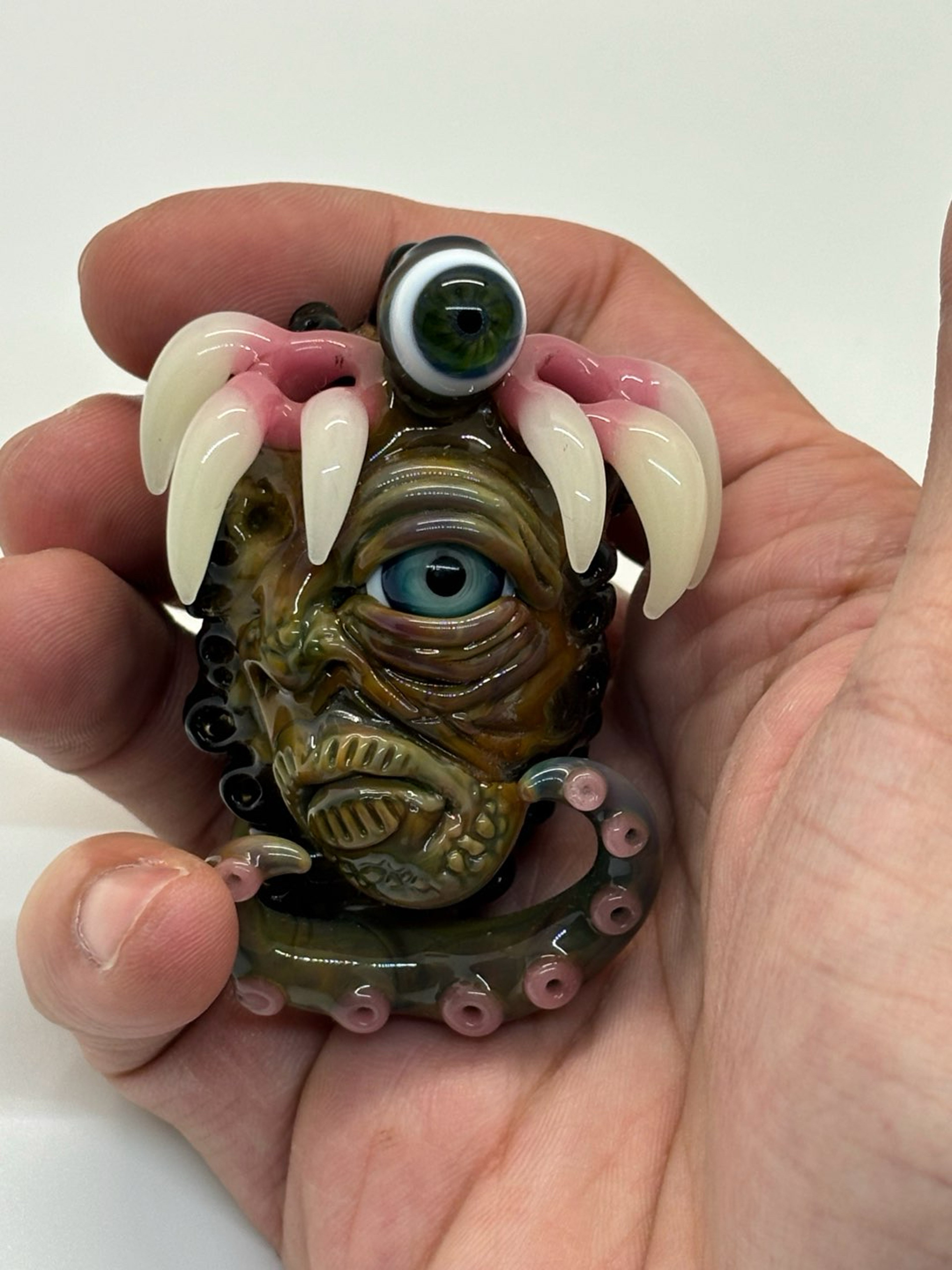 Preview pic of Salt glass x Blu sun glass teethy tentacle wook 2 in 1 pendant