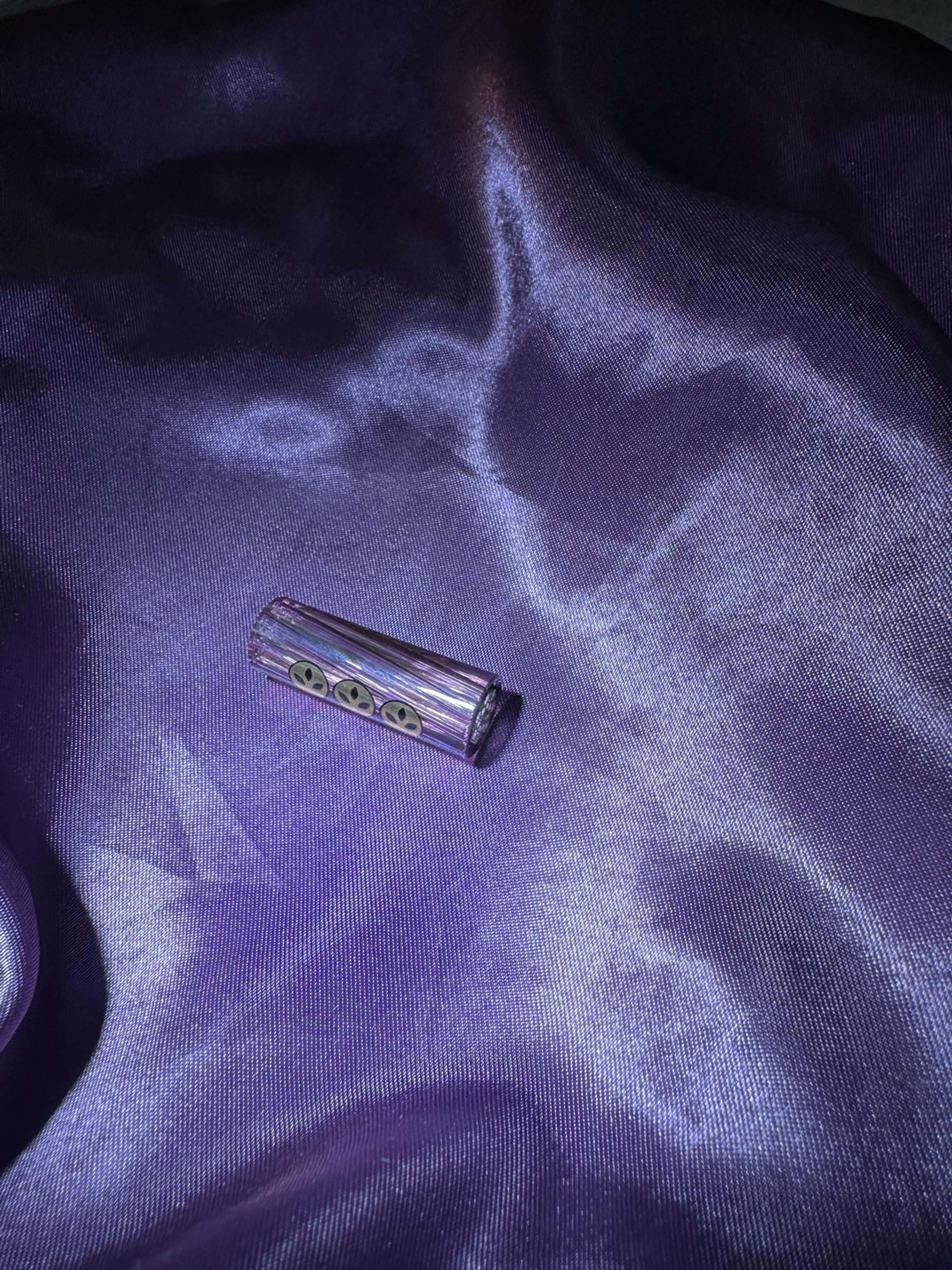 Preview pic of AlienLabs Proper Doinks Amethyst Blacklight Reactive Glass Tip (Cylinder)