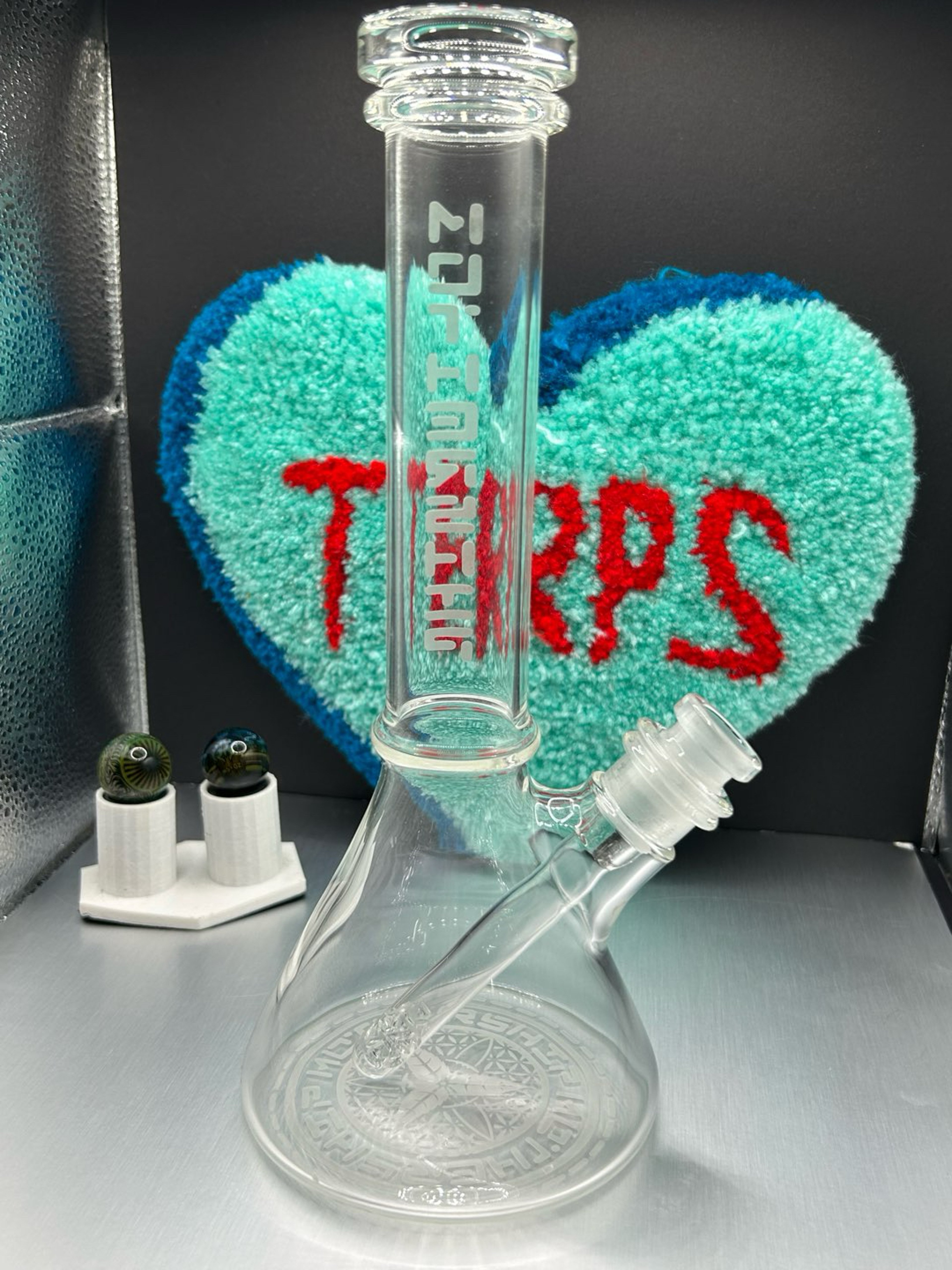 Preview pic of Mothership Beaker Bong