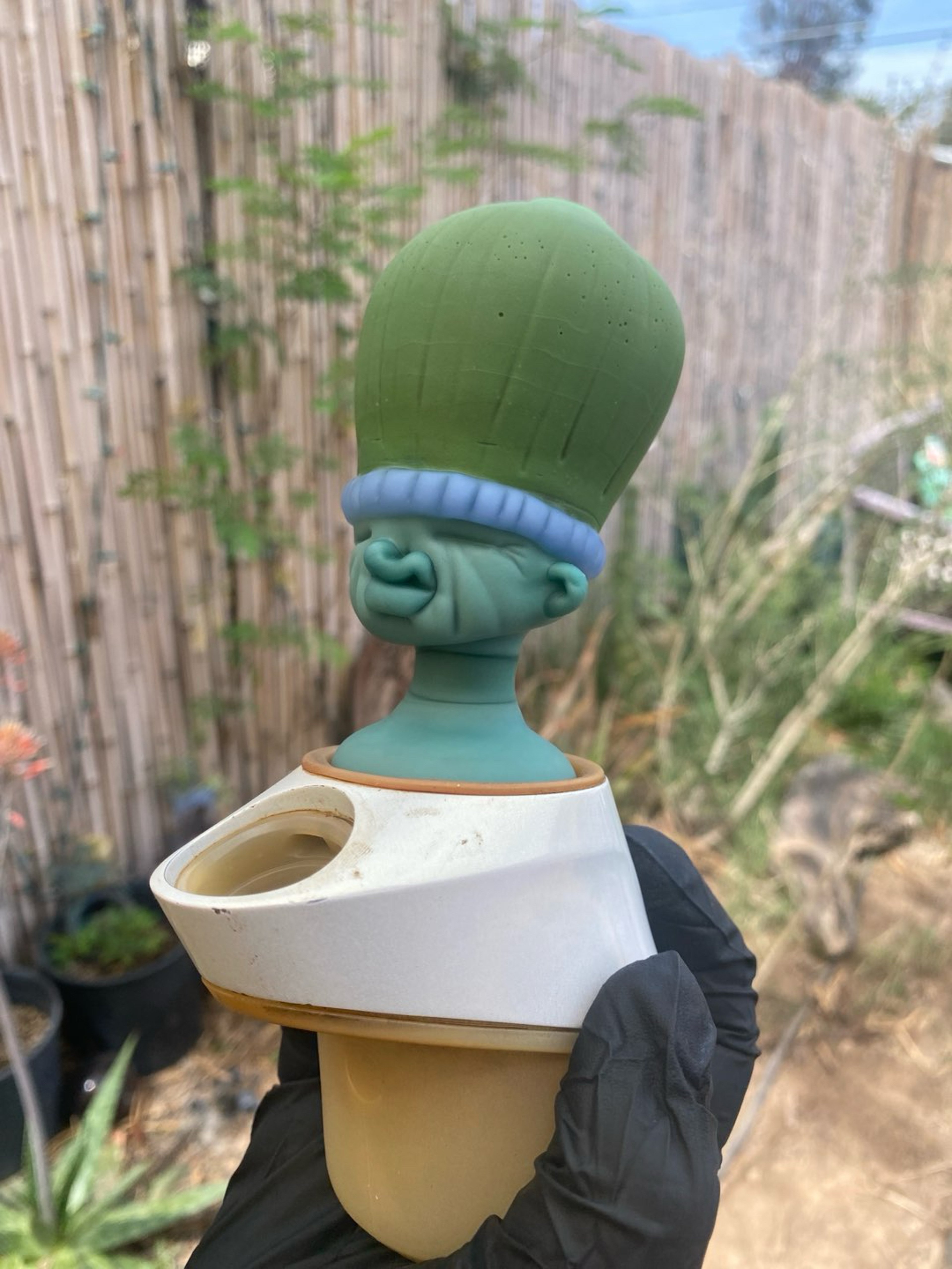 Preview pic of Sandblasted alíen cholo man