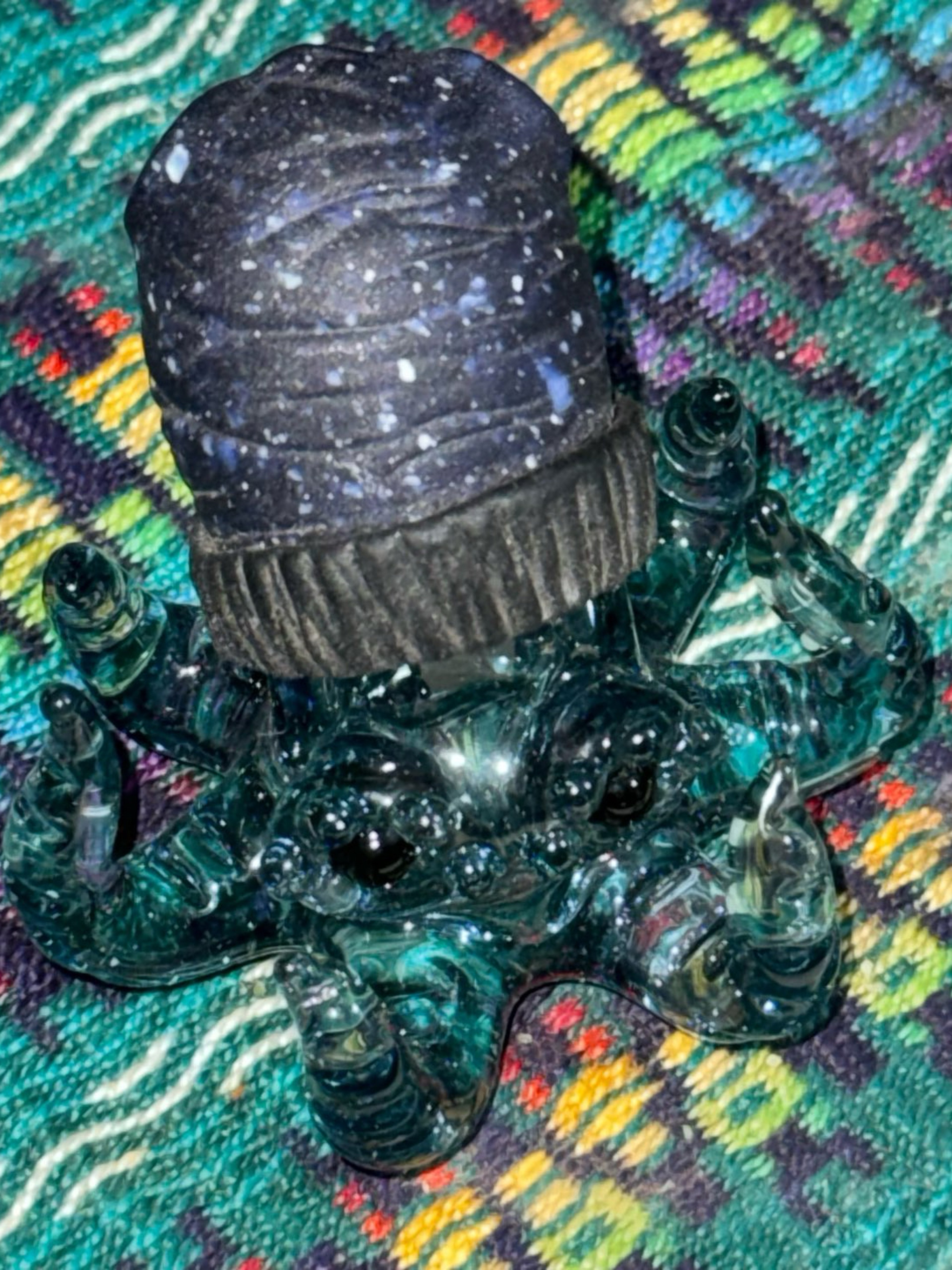 Preview pic of Junkie Glass x Kraken Octopuss Collab Pendant