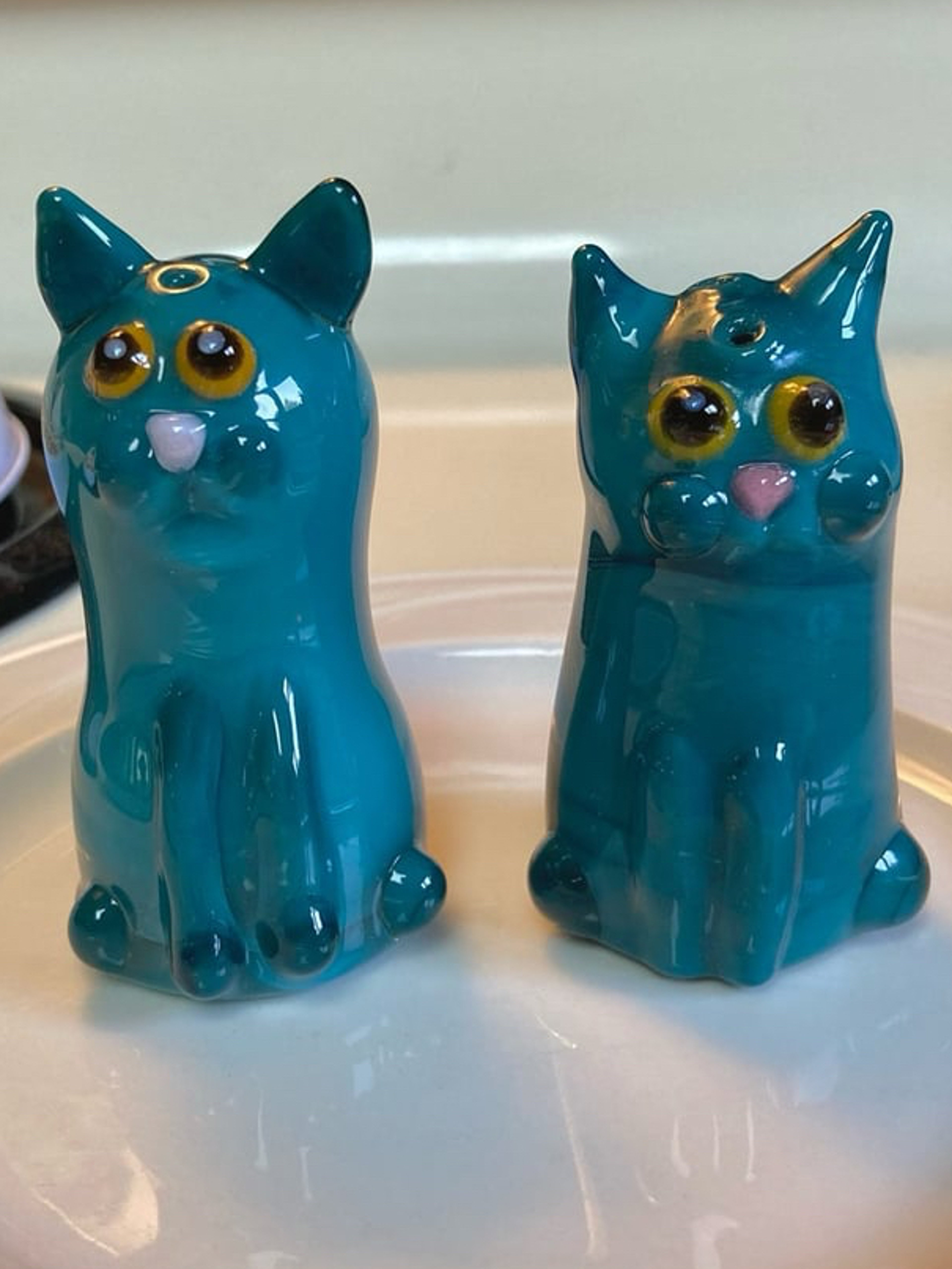 Preview pic of Aqua Azul Cat Salt and Pepper shakers.