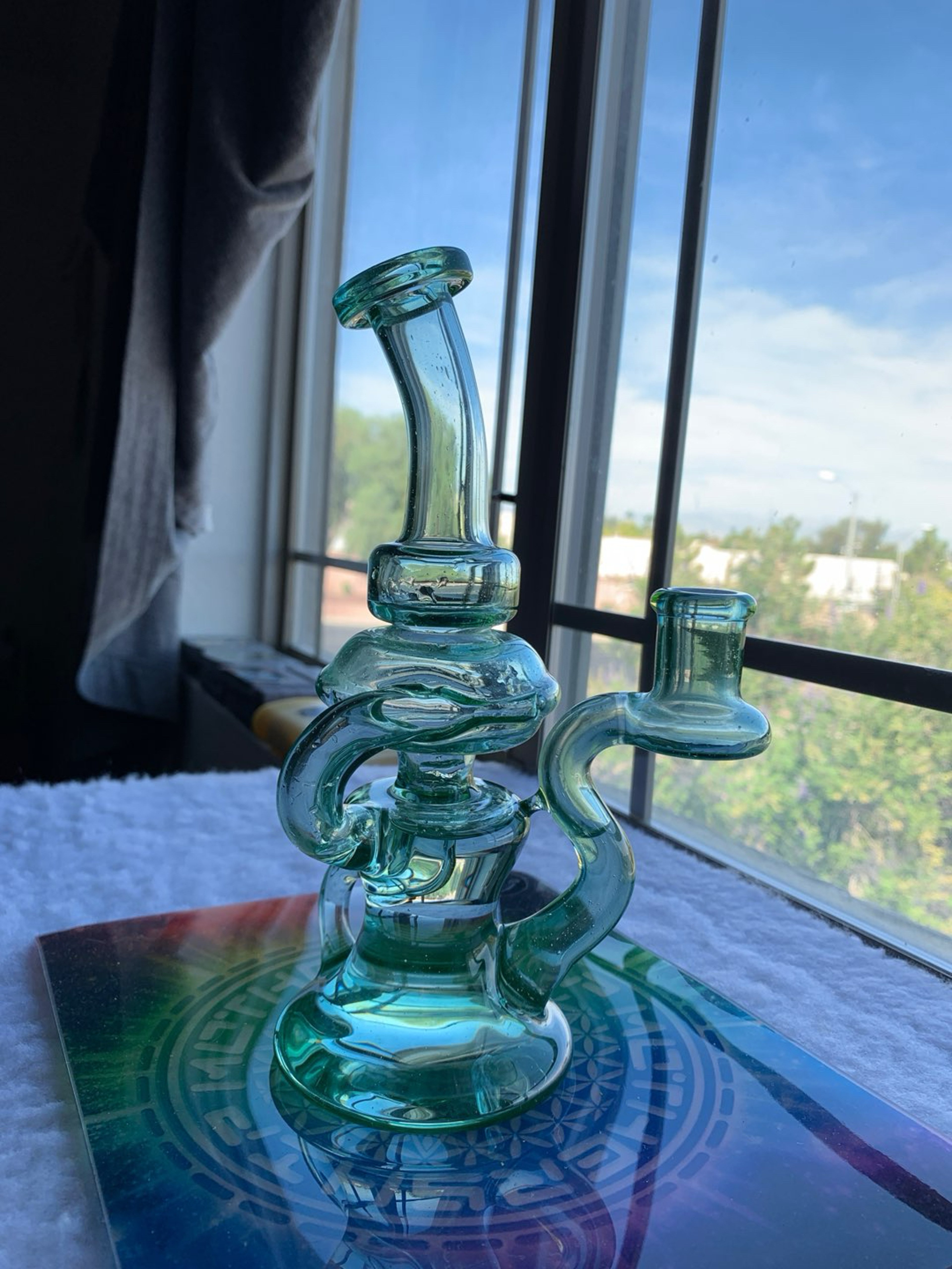 Preview pic of Chip Glass Illuminati Klein Recycler