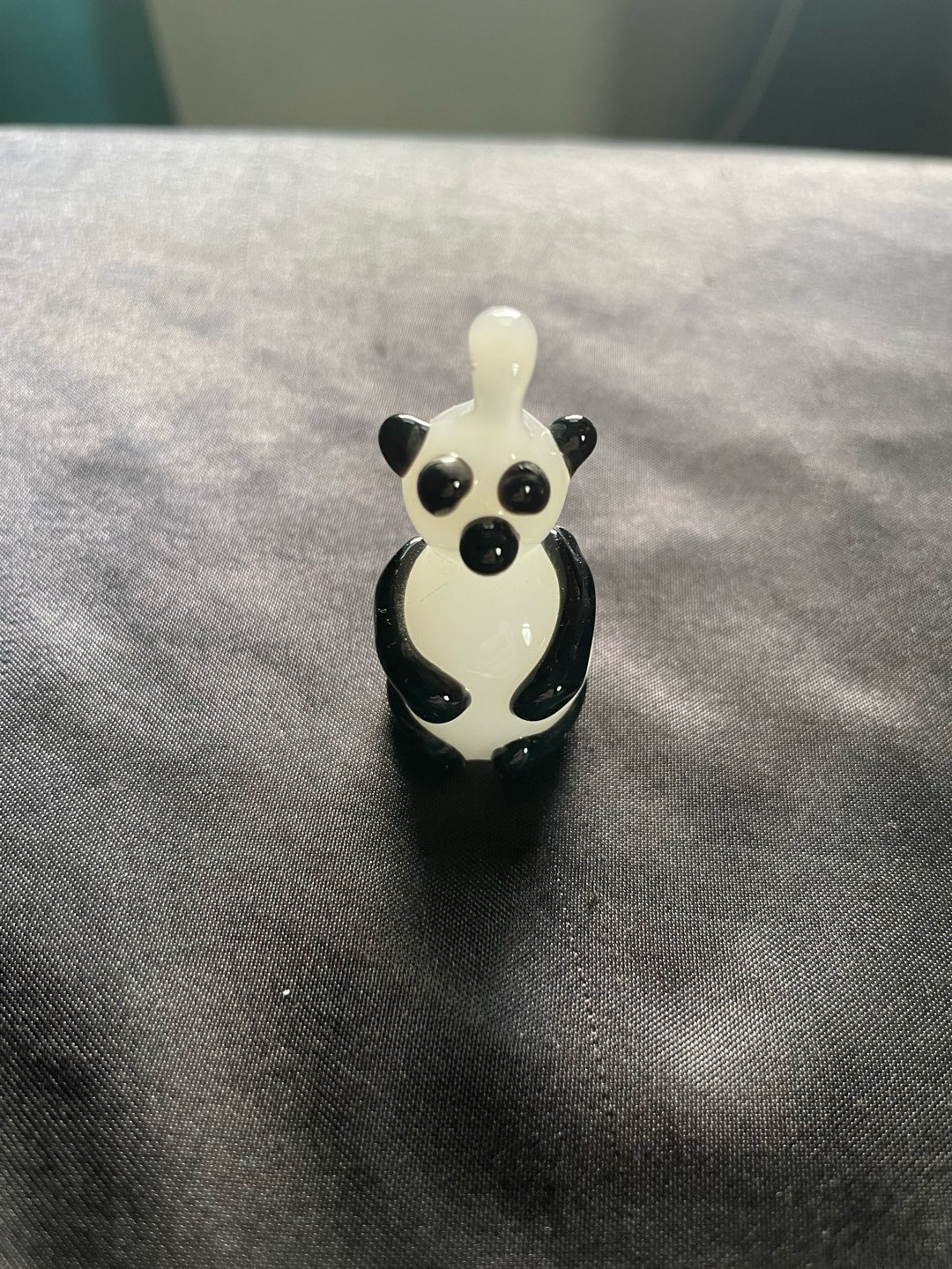 Preview pic of 2dabornot Sculpted Panda Pendant