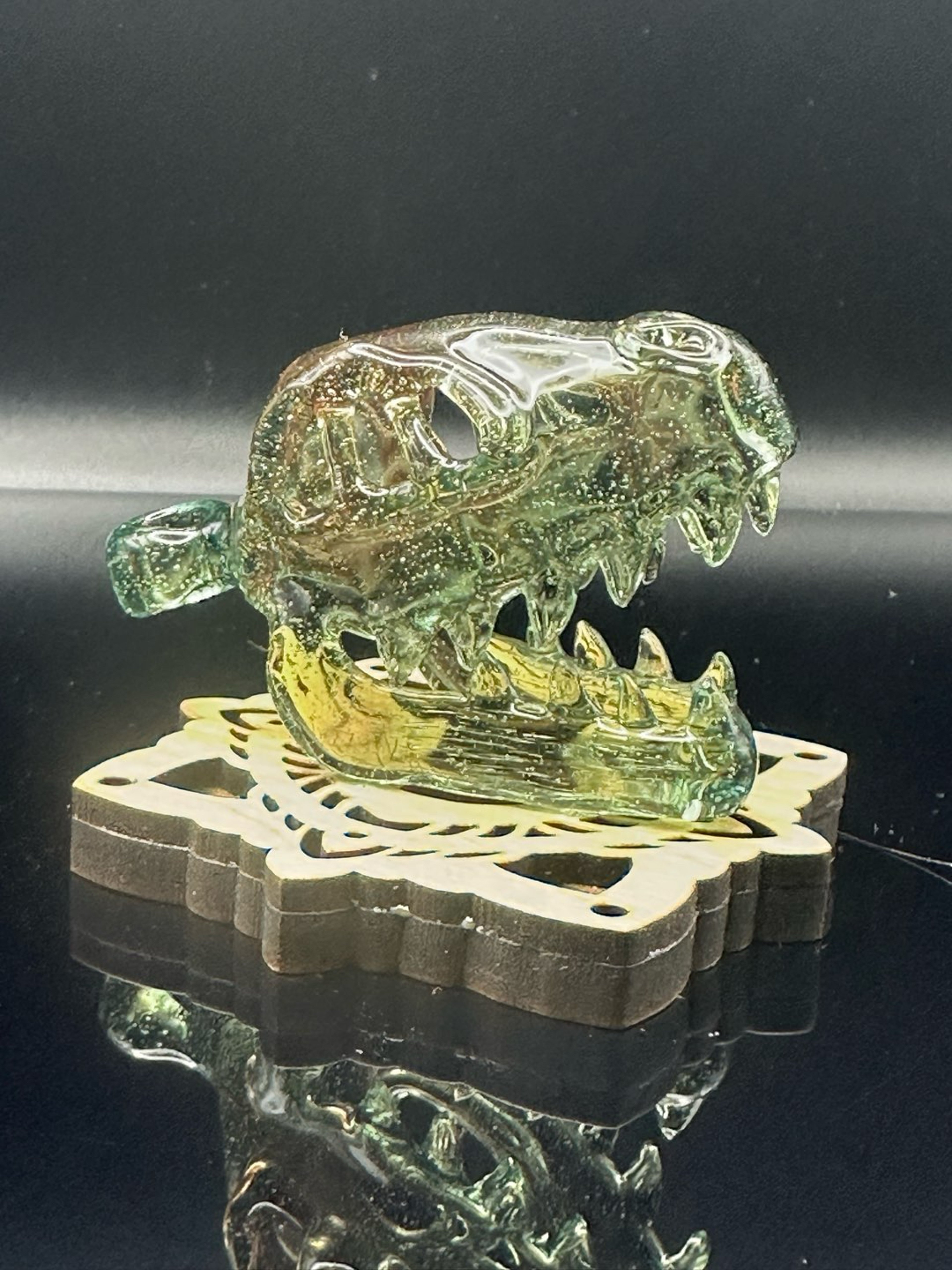 Preview pic of Kerm UV Dino Skull Pendy