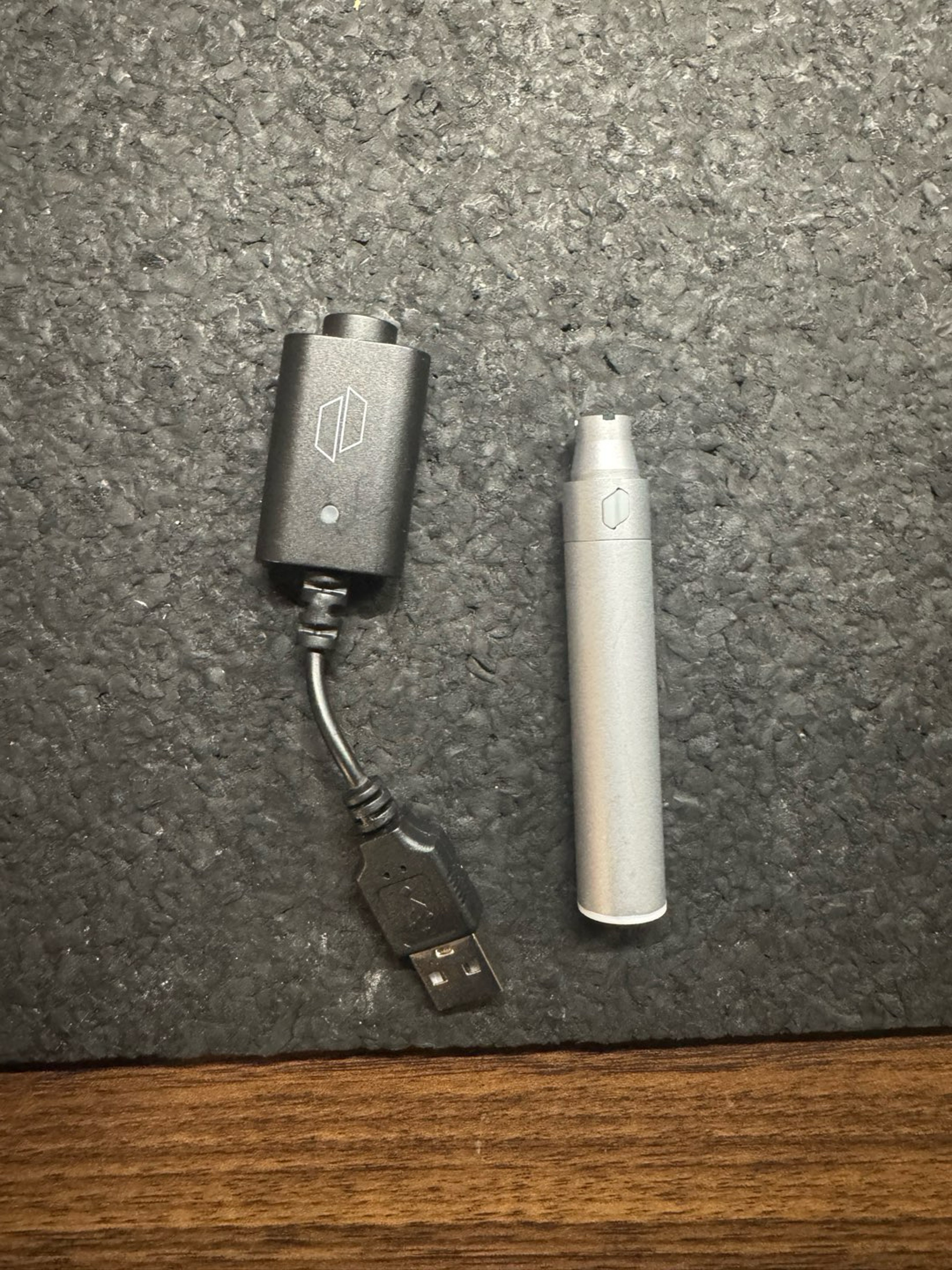Preview pic of Puffco PORTABLE DAB PEN Plus 710 thread battery