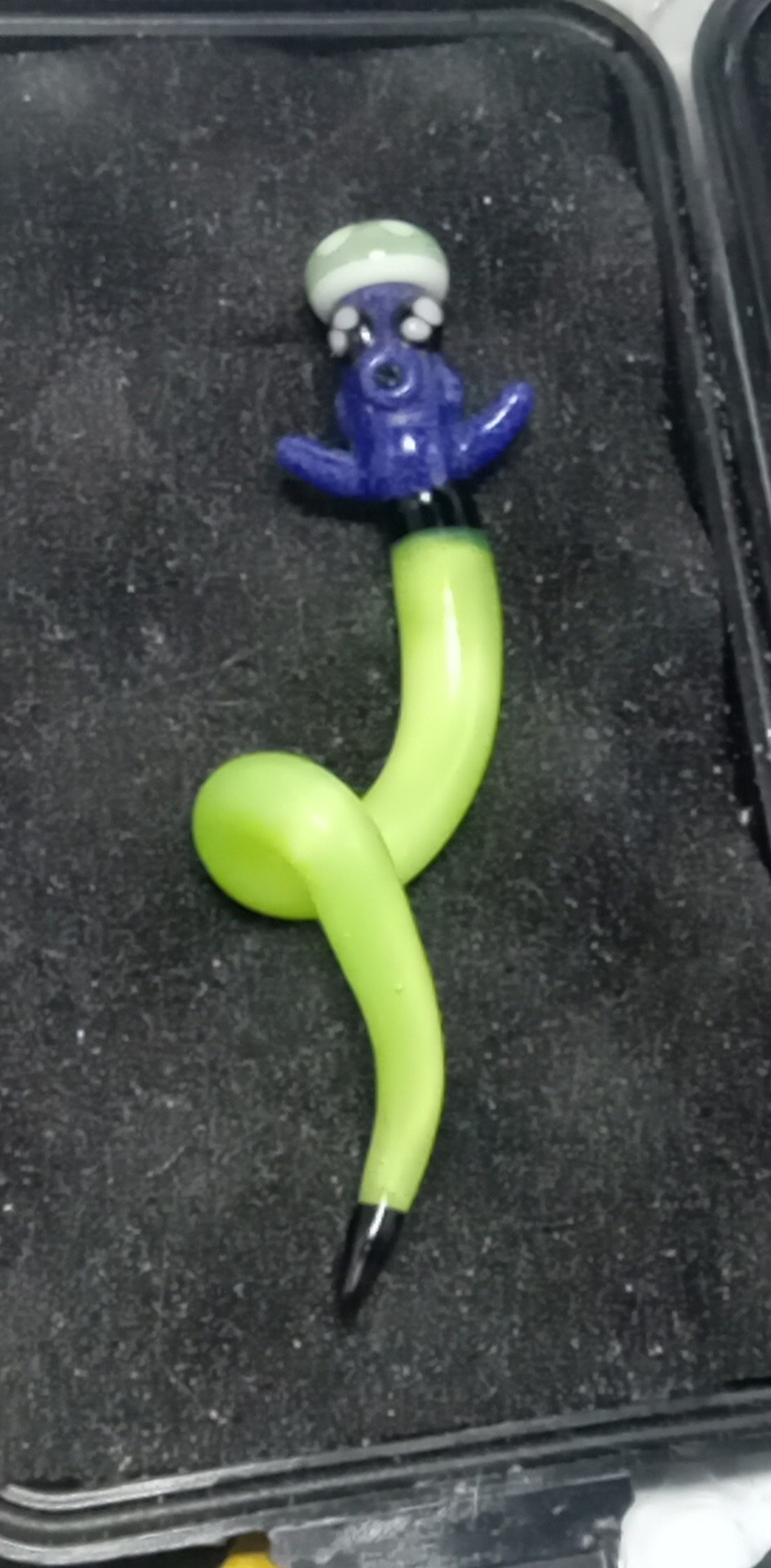 Preview pic of HEADY,COLLECTIBLE, HIGH QUALITY, GLASS, DABBER BY:ALEXANDER THE GREAT GLASS!