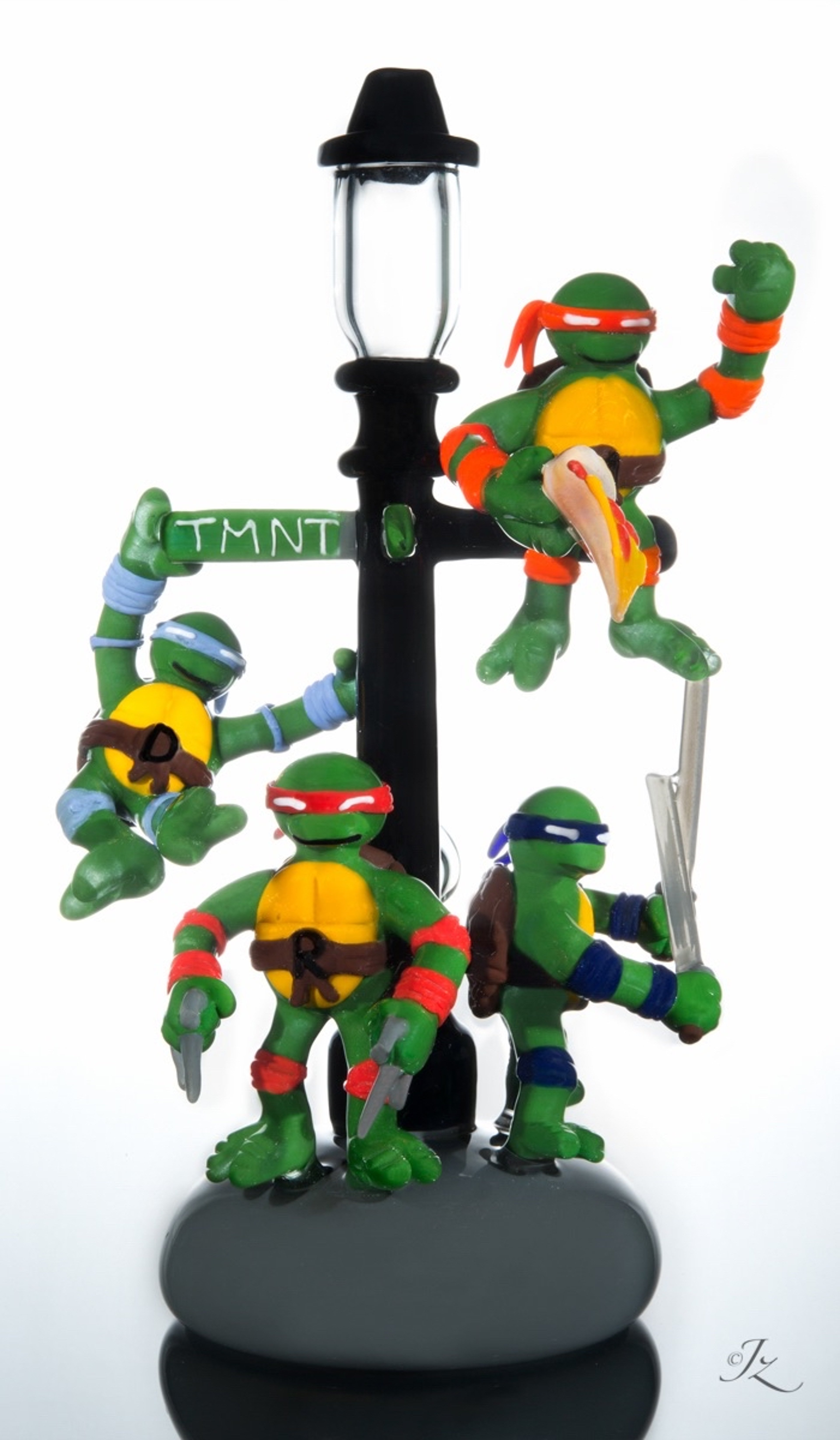 Preview pic of Swanny Glass - TMNT Lightpost.