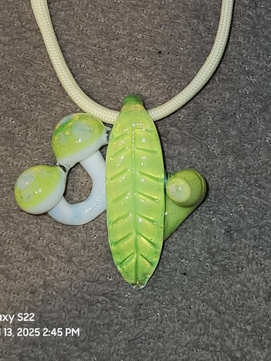 Preview pic of Leaf worm 2 mushroom pendant