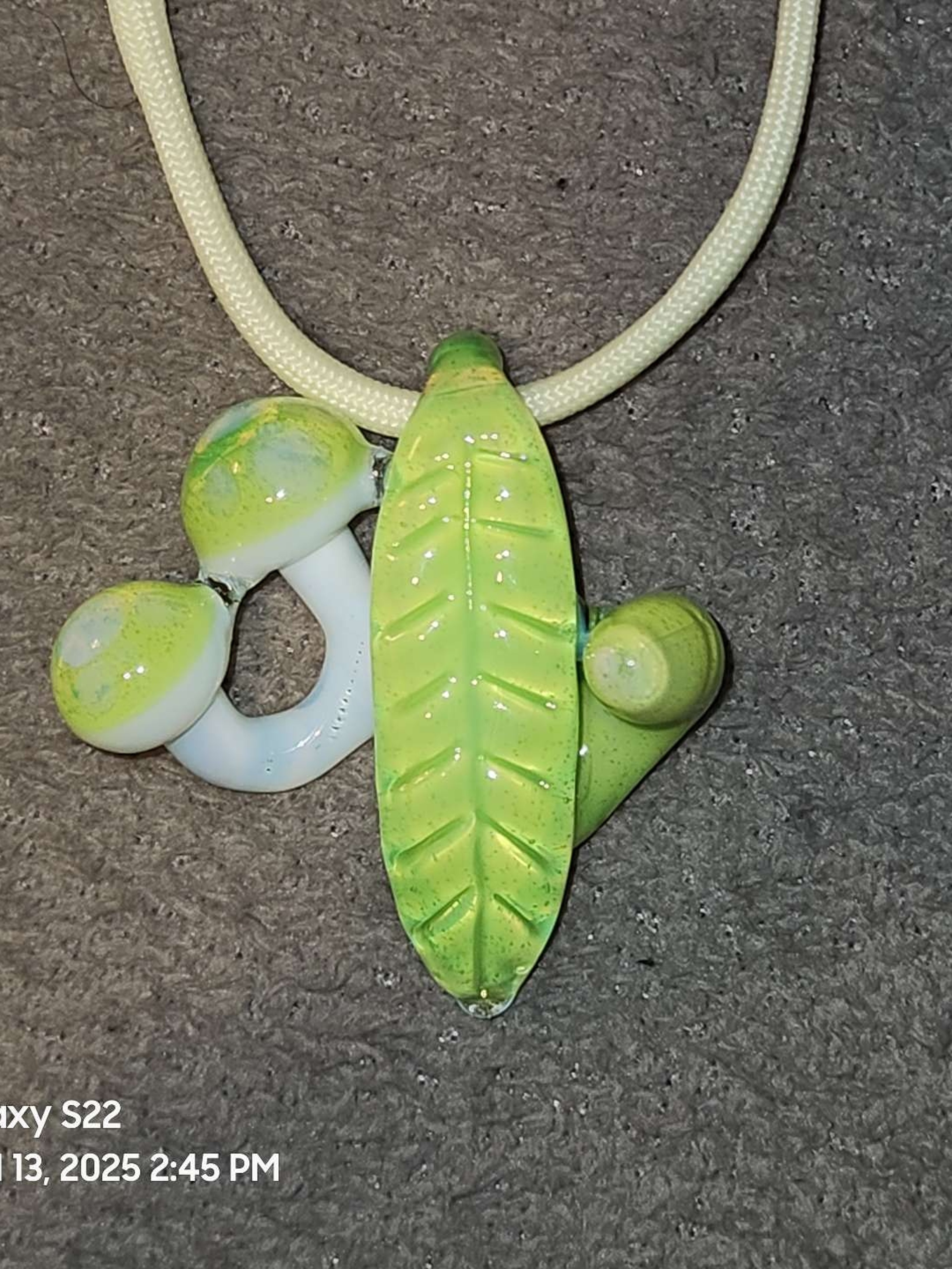 Preview pic of Leaf worm 2 mushroom pendant