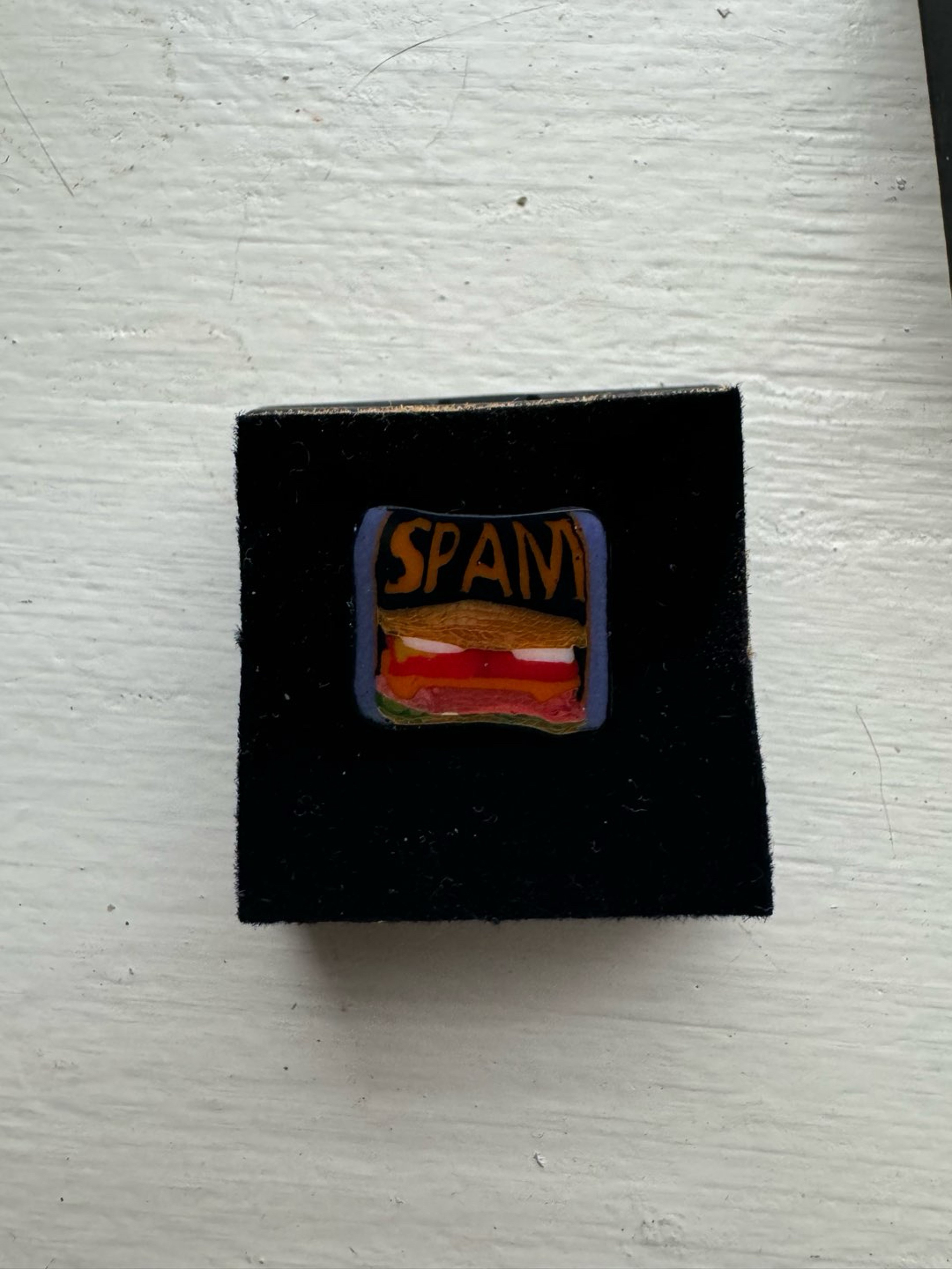 Preview pic of spam Millie slice