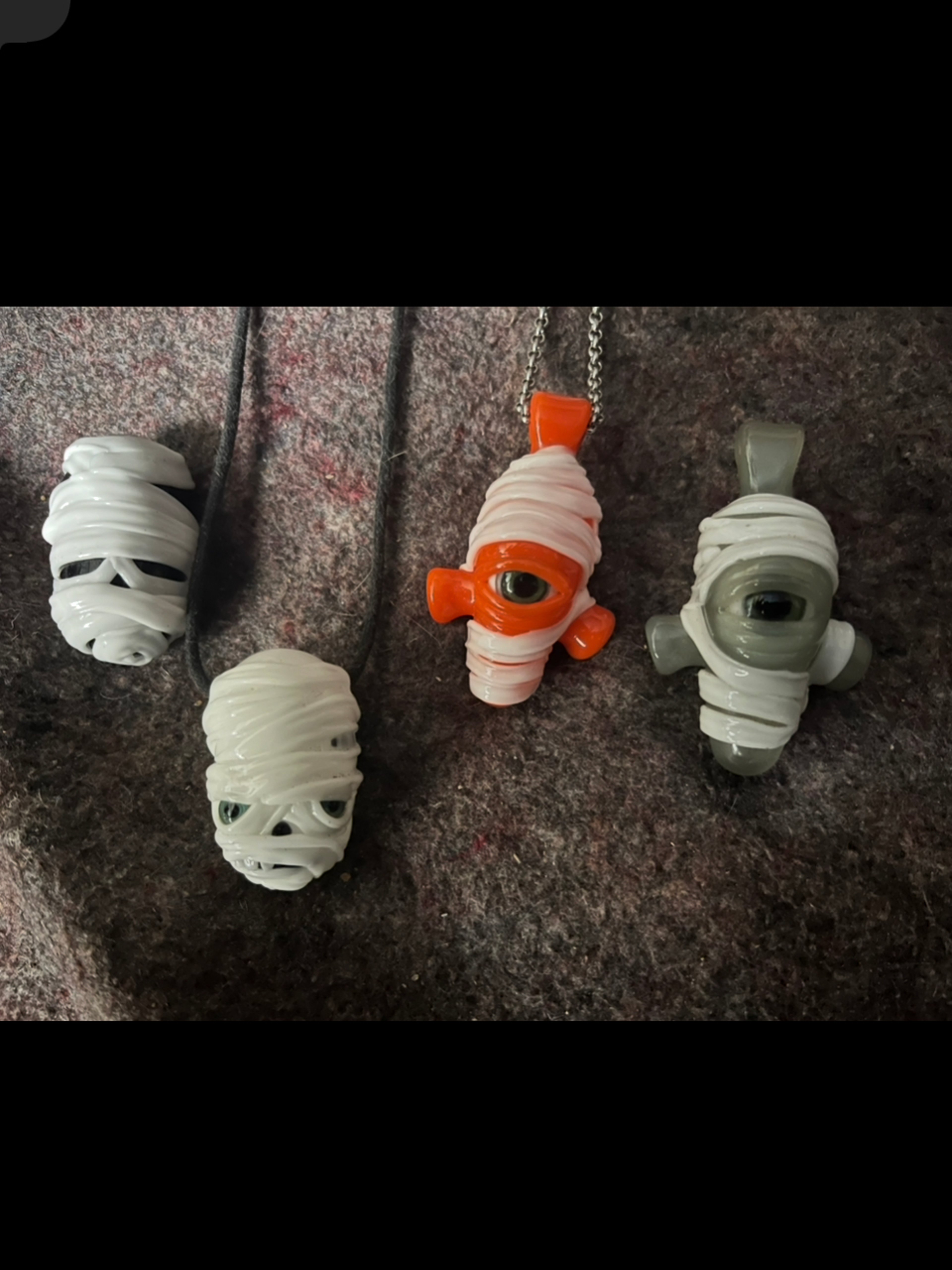 Preview pic of Linen Mummy Pendys