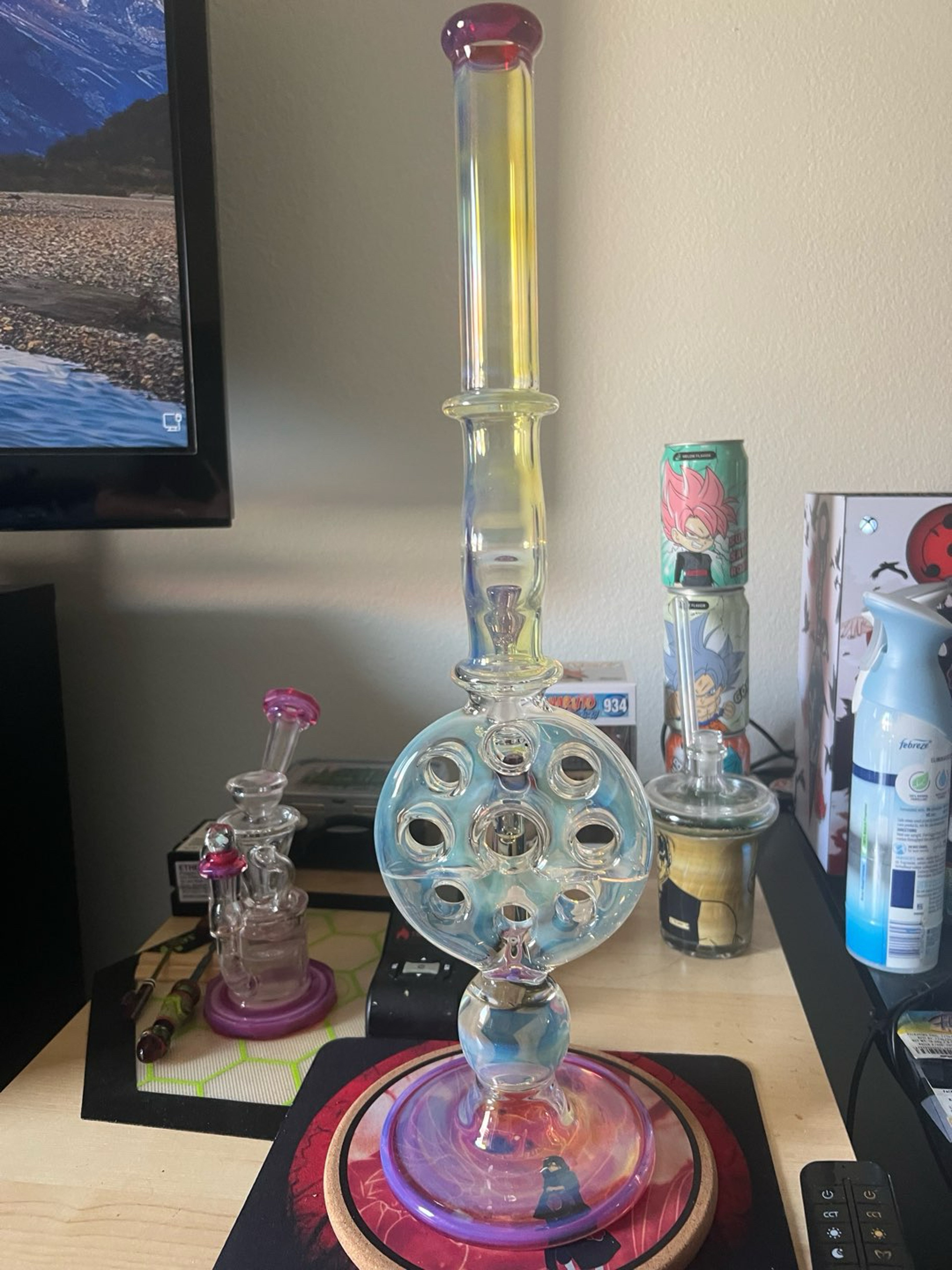 Preview pic of Uzzi glass fumed partial accented Swiss
