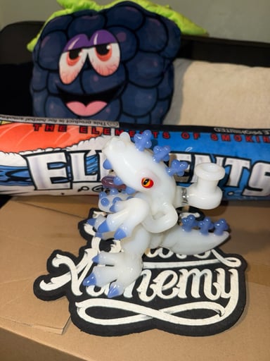 Preview pic of Chronic Glass Reptar Blue and White