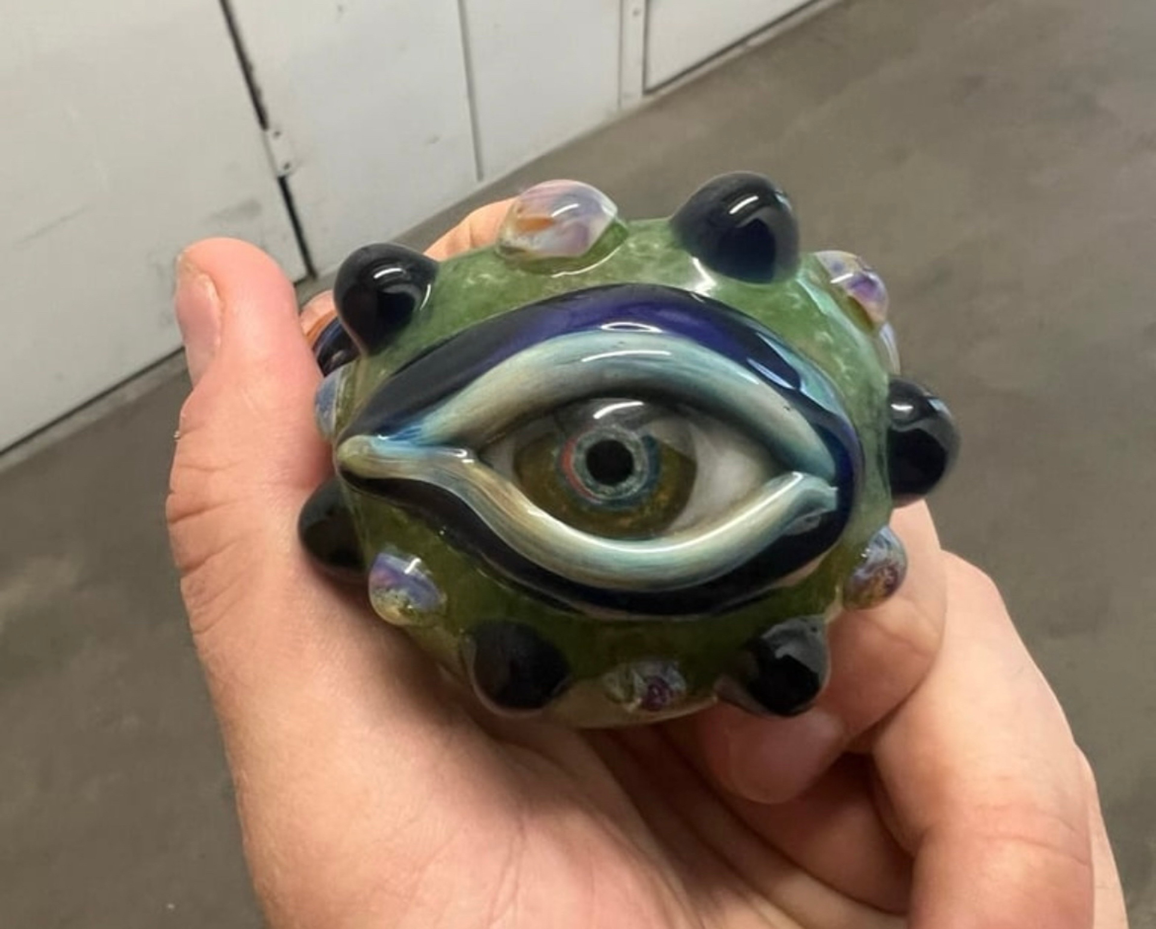 Preview pic of No Reserve Trippy Eye Vortex Pipe Bowl