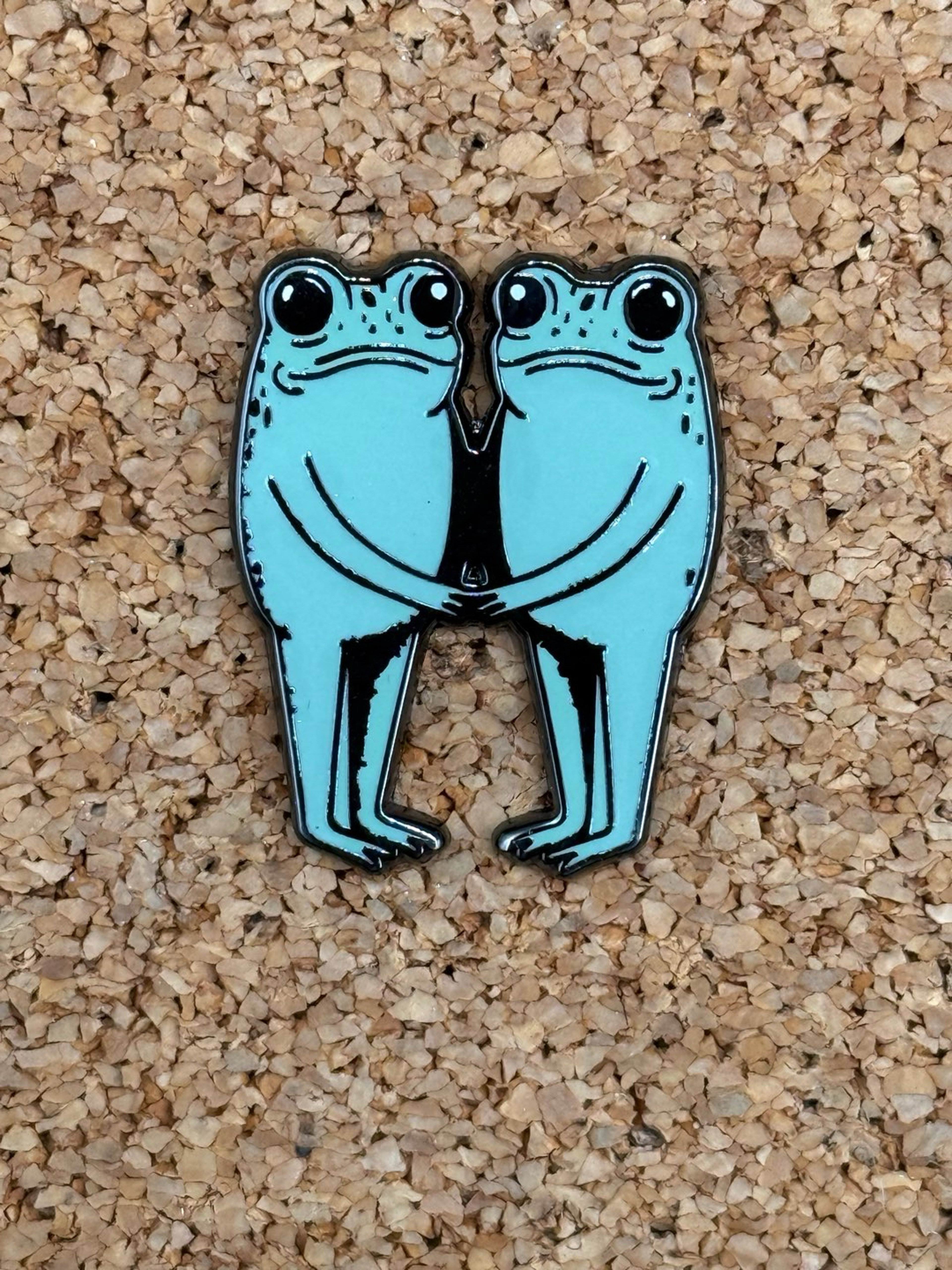 Preview pic of Frog friends pin