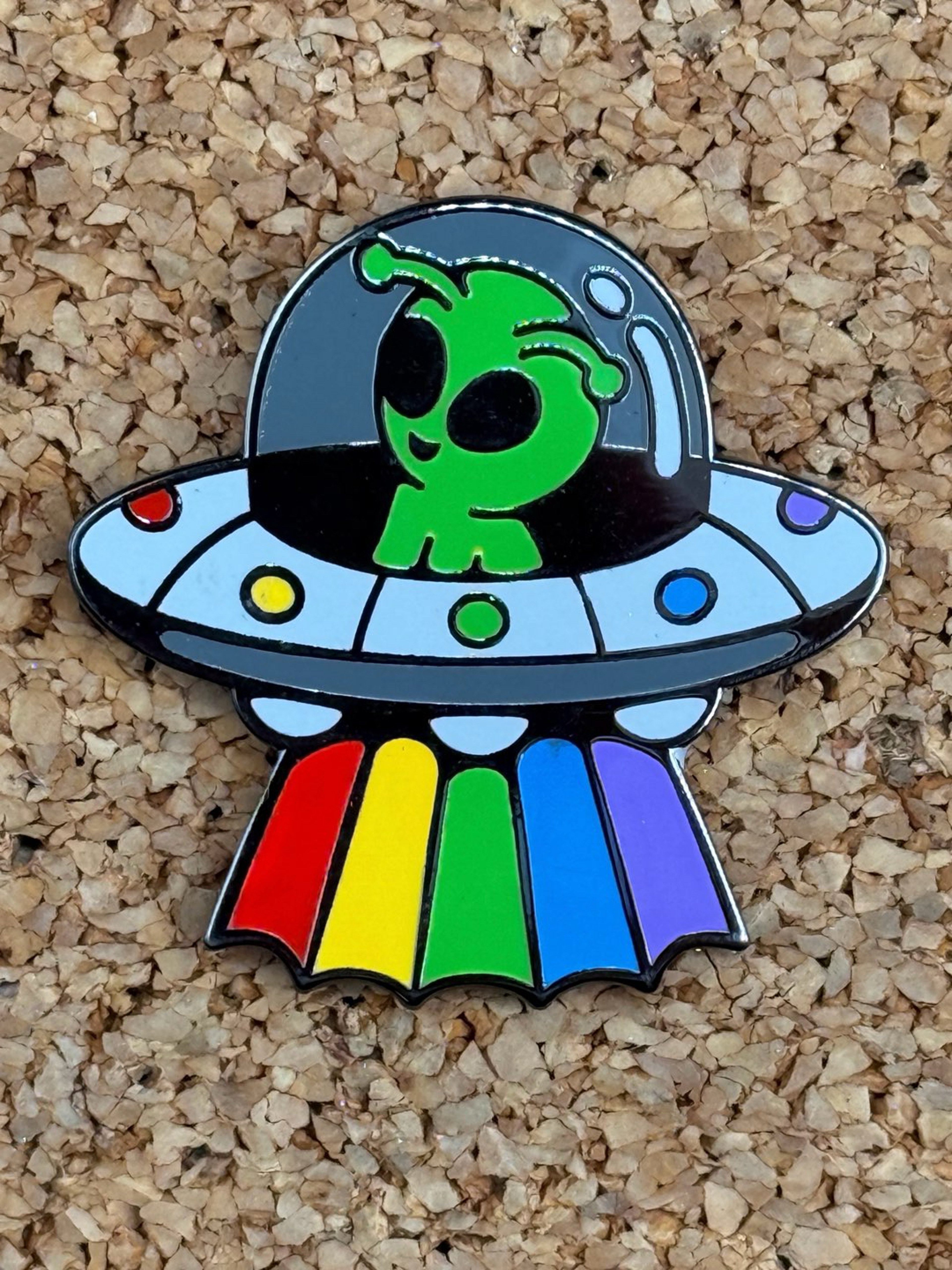 Preview pic of Alien pin