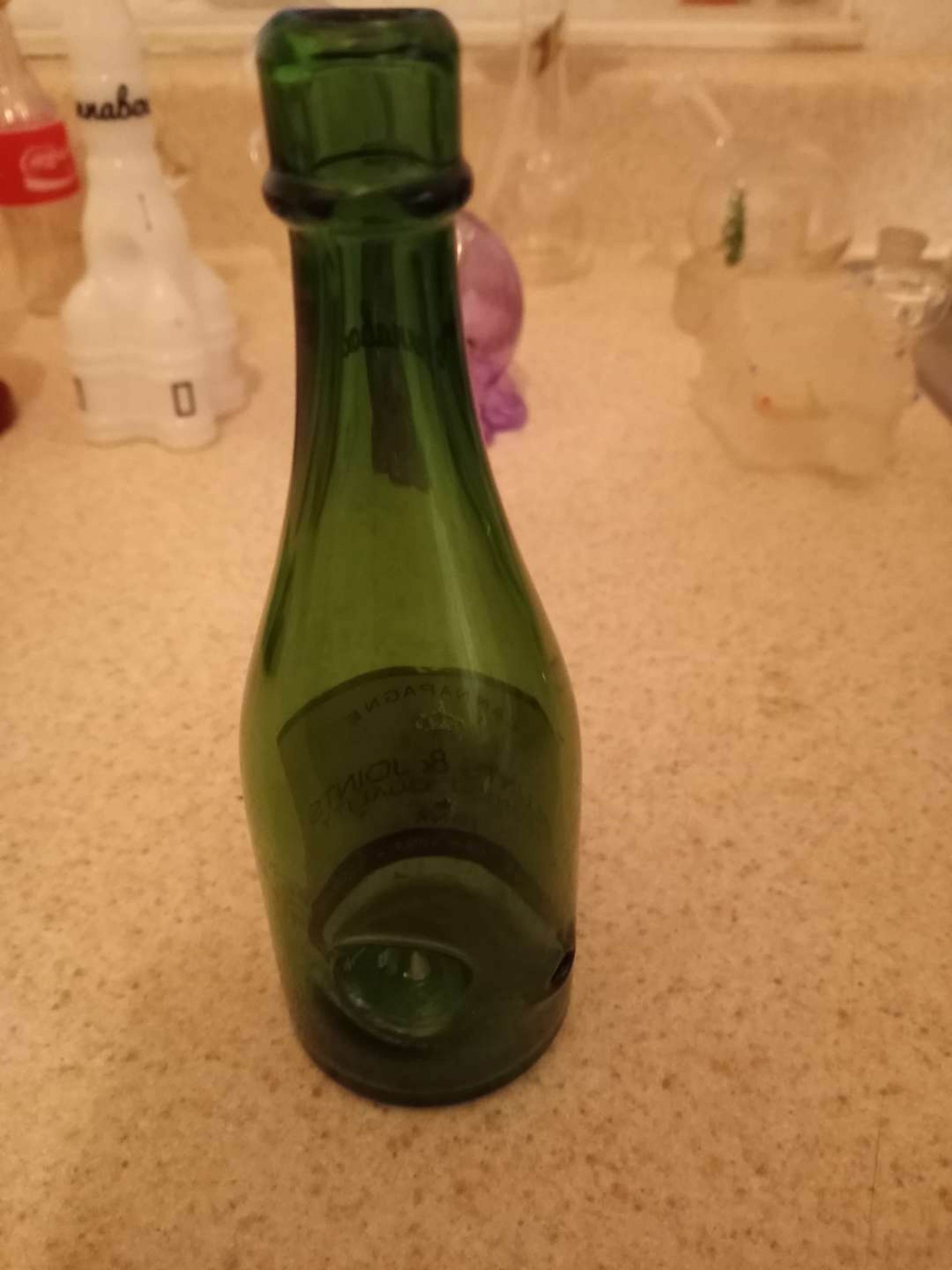 Champagne bottle pipe image 0