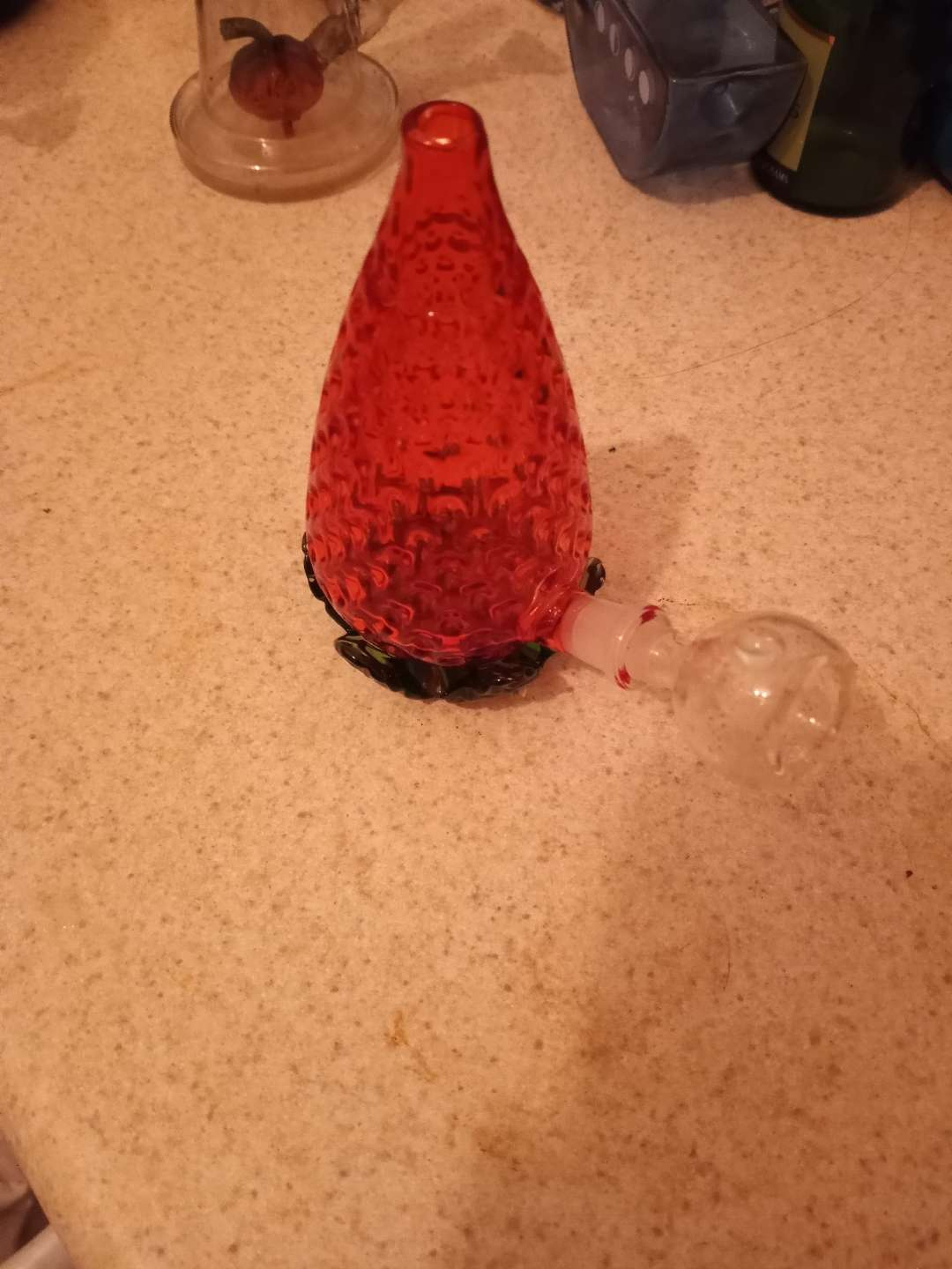 Preview pic of Strawberry Bong