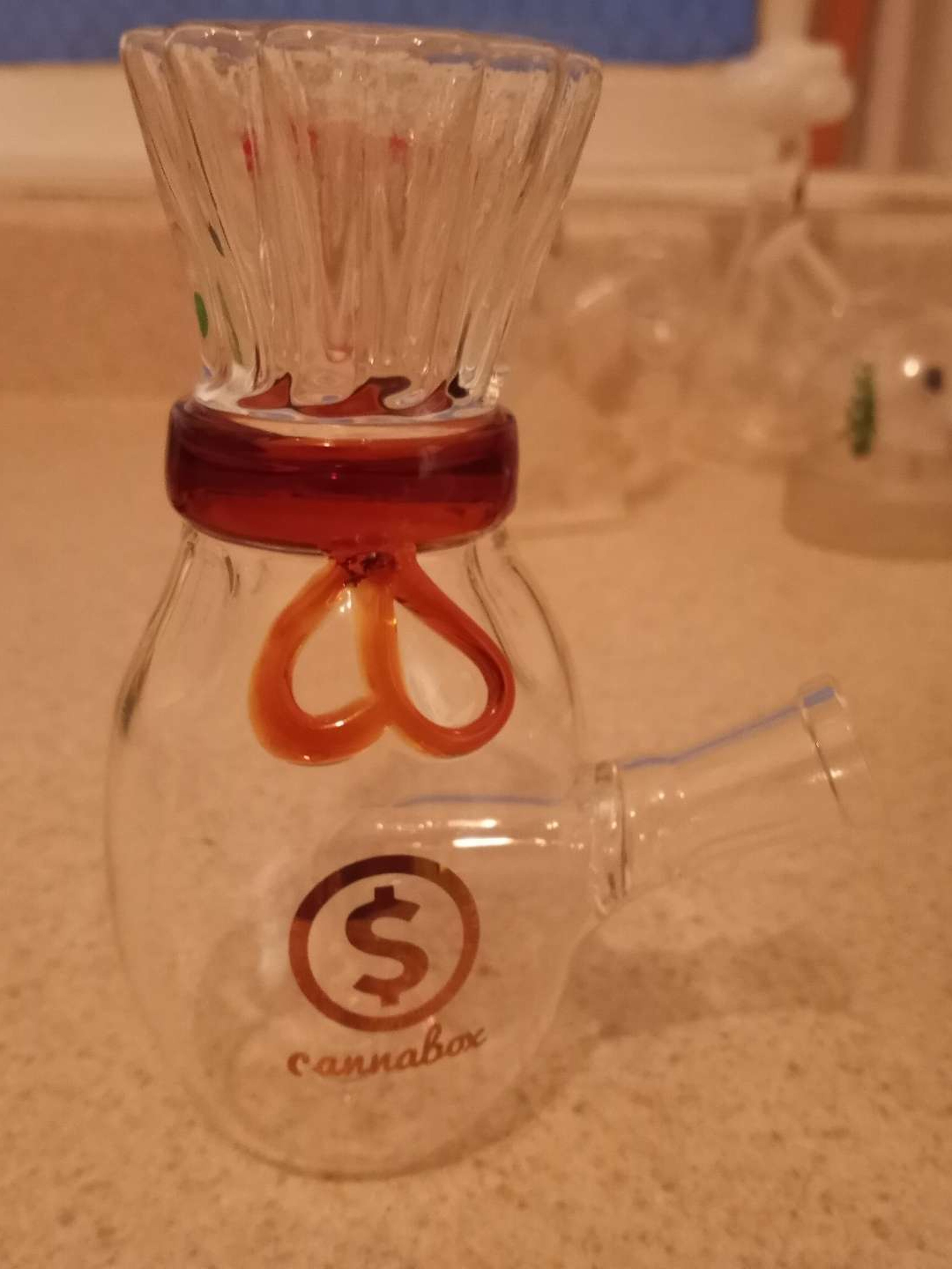 Preview pic of Liquor Decanter Bong