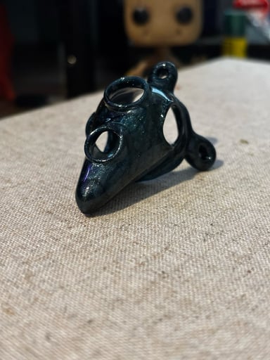Preview pic of Bishop Glass bird skull pendant