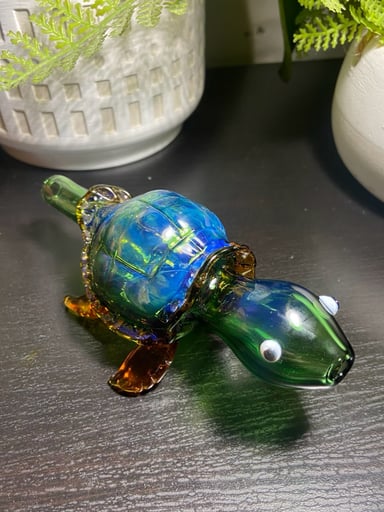 Preview pic of Green Turtle Glass pipe