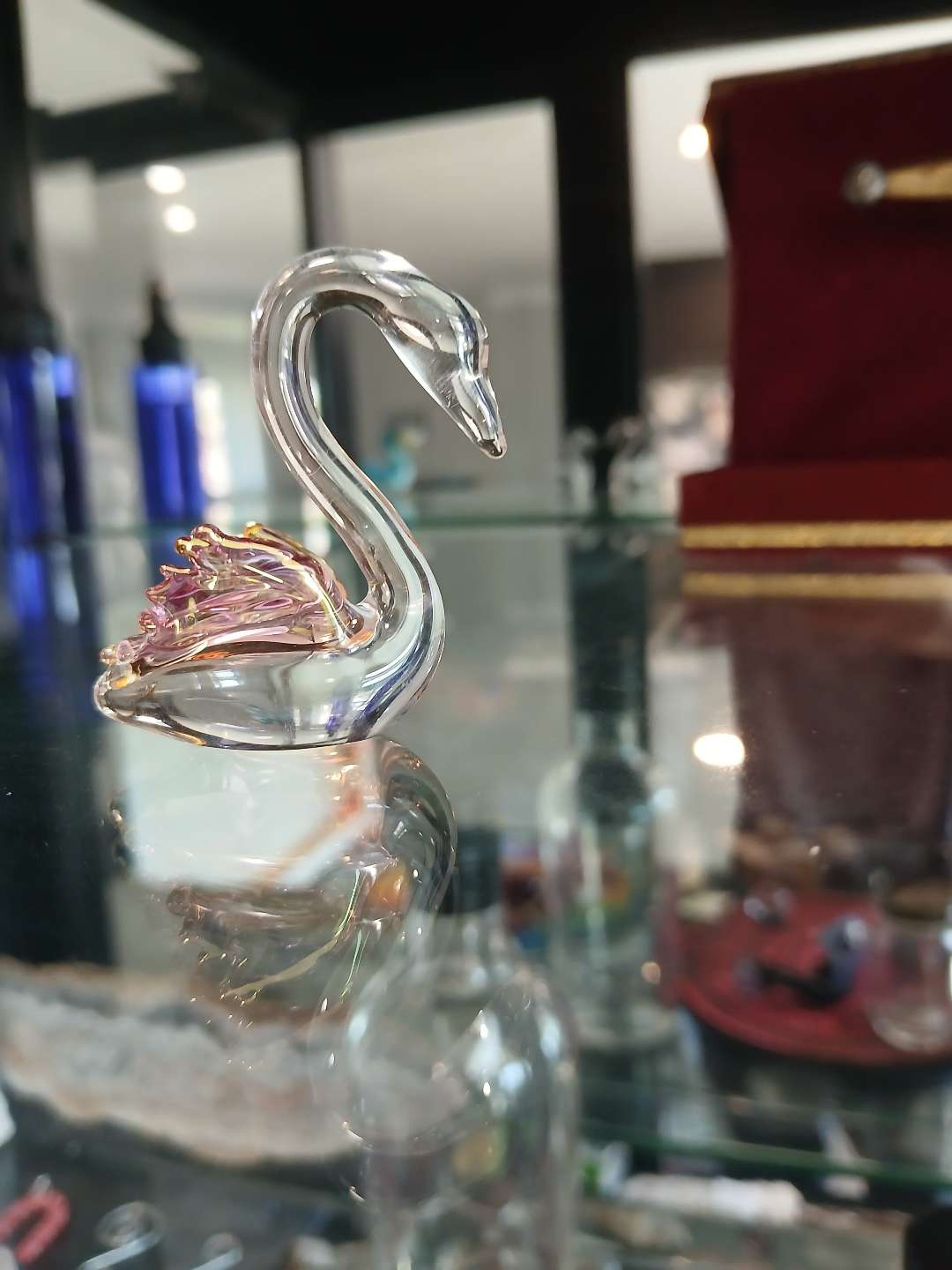 Preview pic of Gold fumed swan