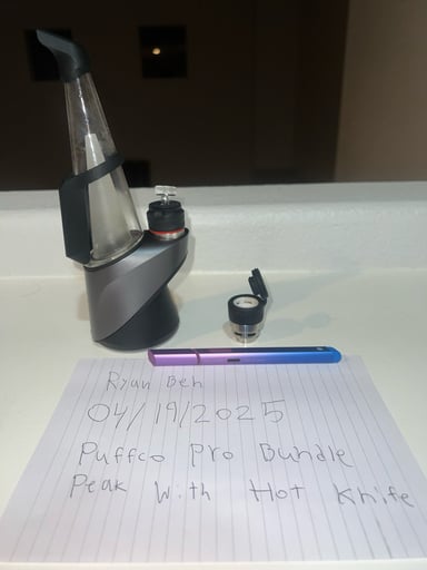 Preview pic of Puffco Peak Pro Bundle
