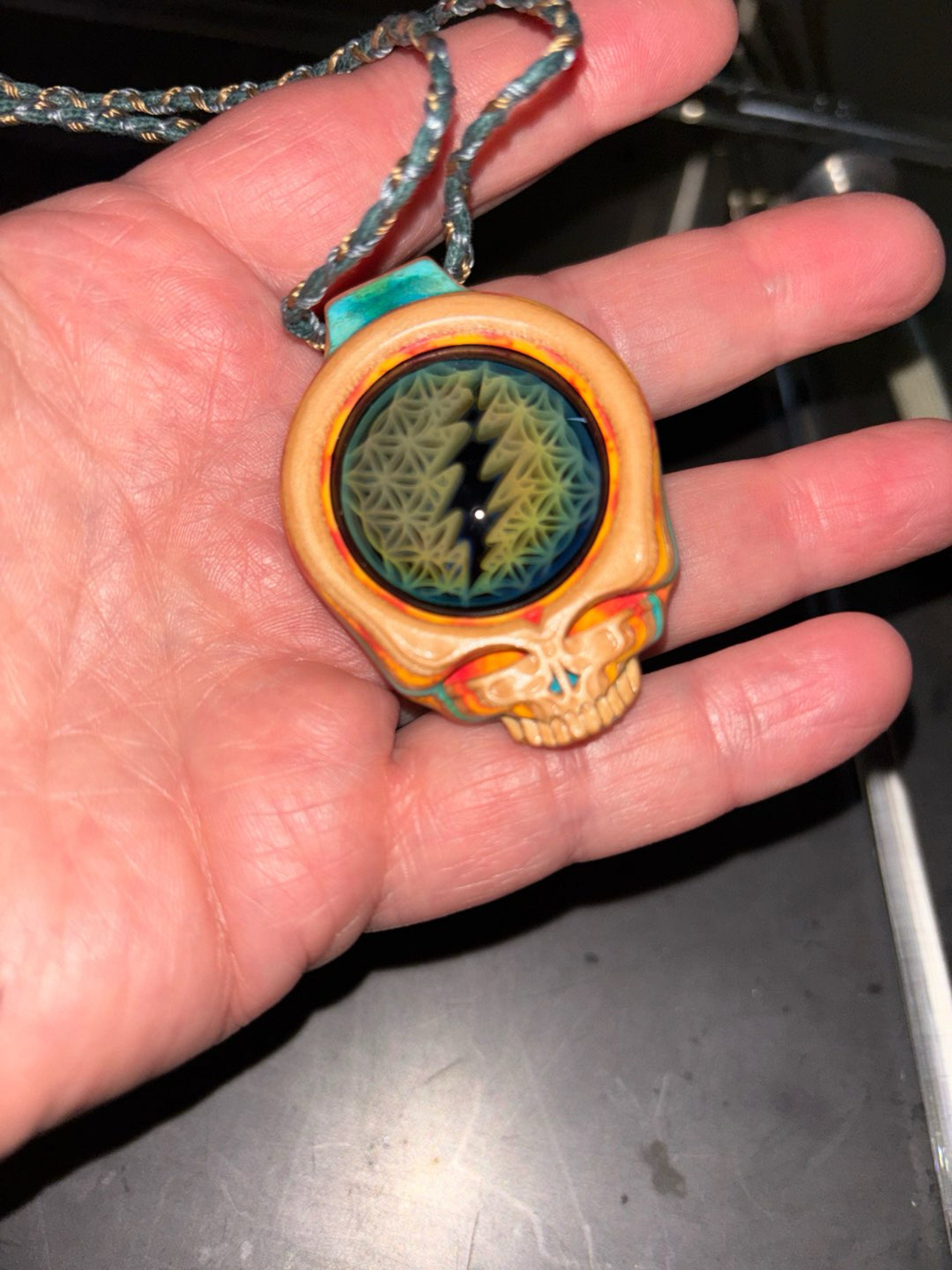 Preview pic of Kinoko Heads Stealie Pendant