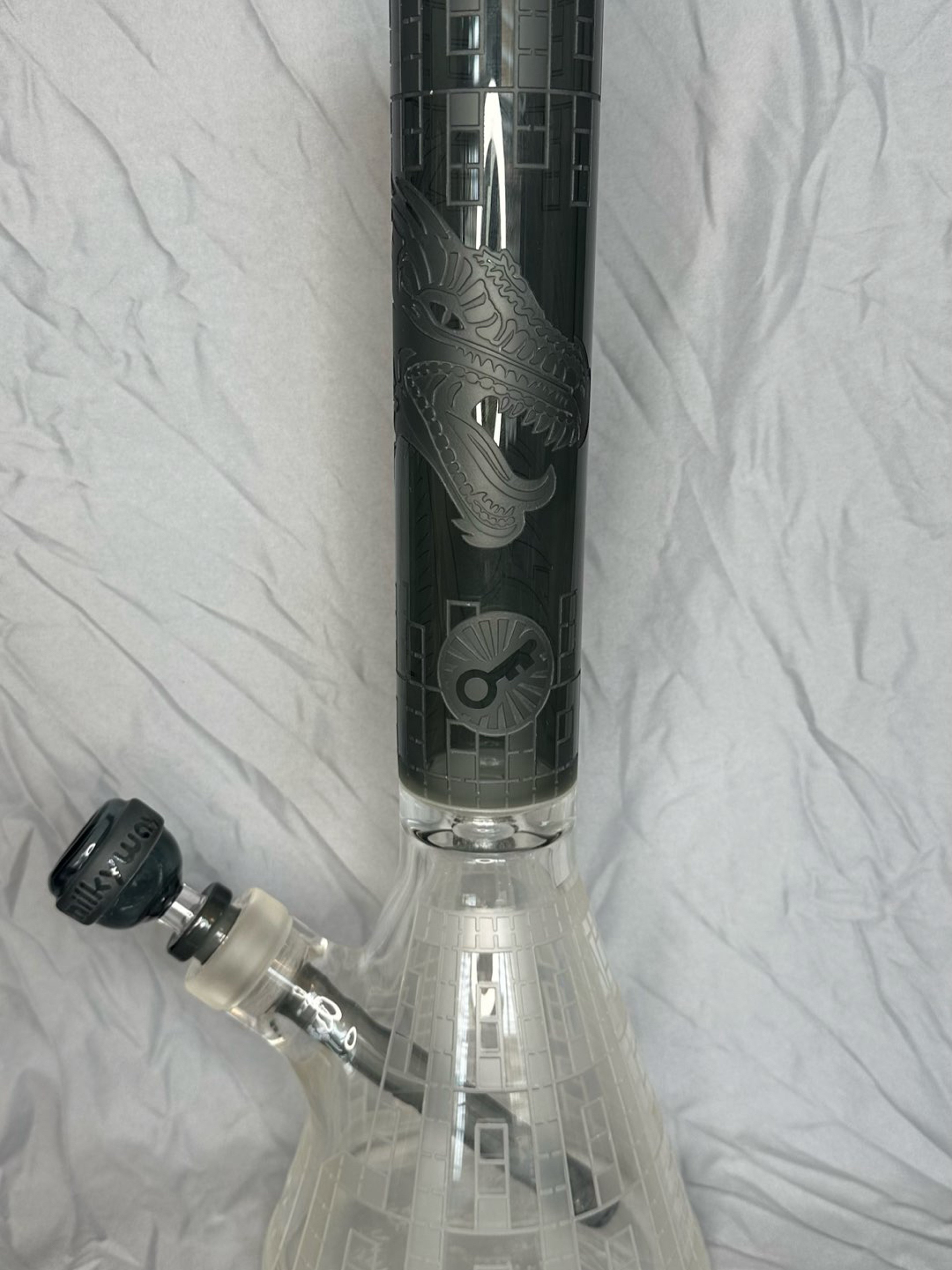 Preview pic of Milky Way Dragon’s Lair 15″ Smoke Beaker