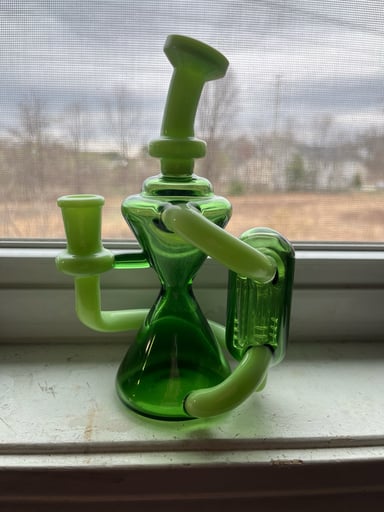 Preview pic of Green Cheech tree recycler