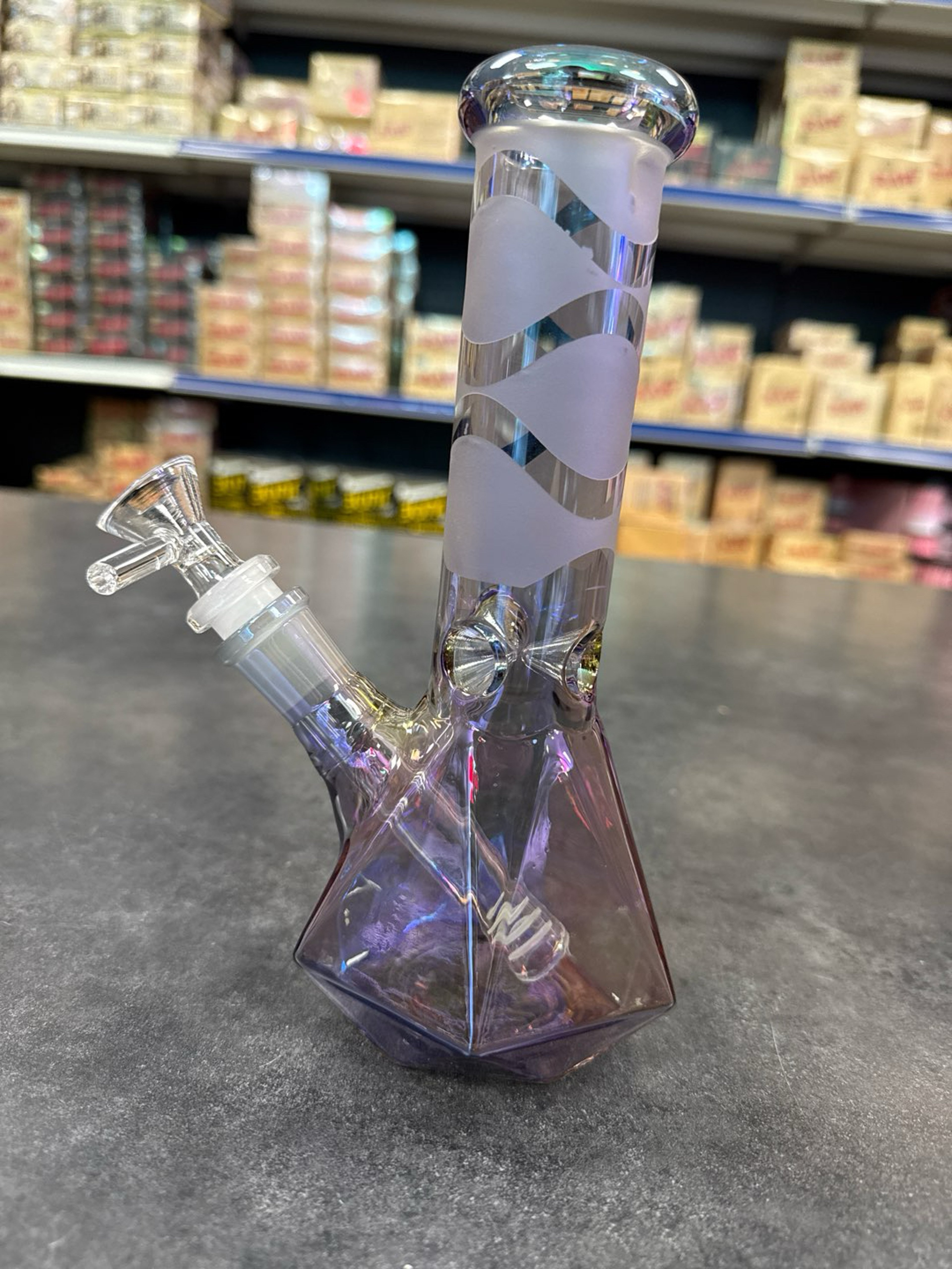 Preview pic of Diamond geometric bong